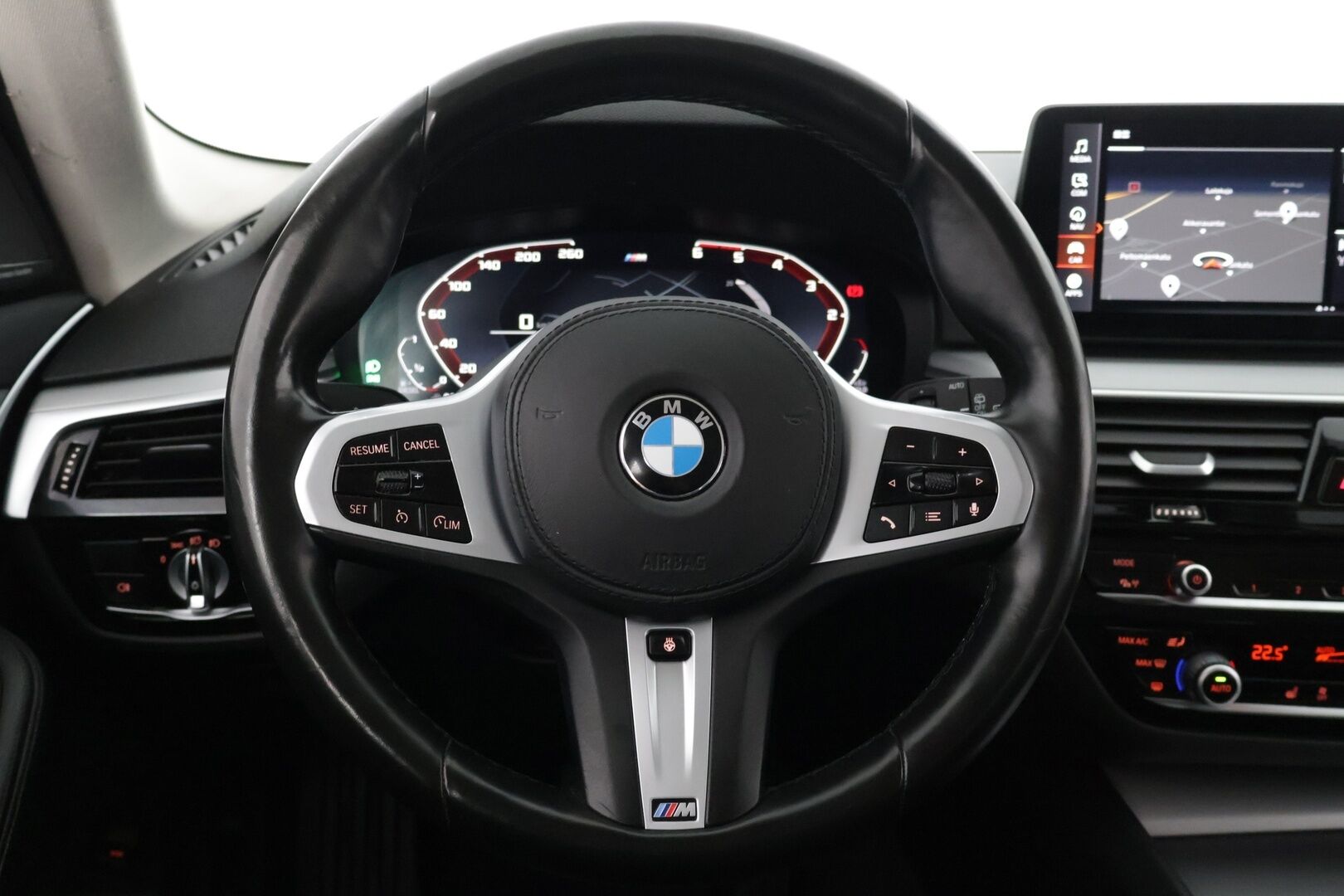 BMW 520 2021 G31 Touring 520d A xDrive MHEV - Hifi | Sporttipenkit | Webasto | Lämpöratti | Kahdet renkaat vanteineen | Hyvät huollot! 