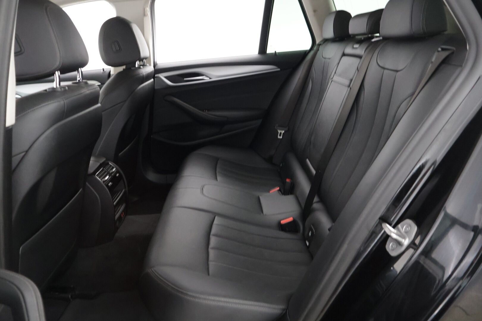 BMW 520 2021 G31 Touring 520d A xDrive MHEV - Hifi | Sporttipenkit | Webasto | Lämpöratti | Kahdet renkaat vanteineen | Hyvät huollot! 