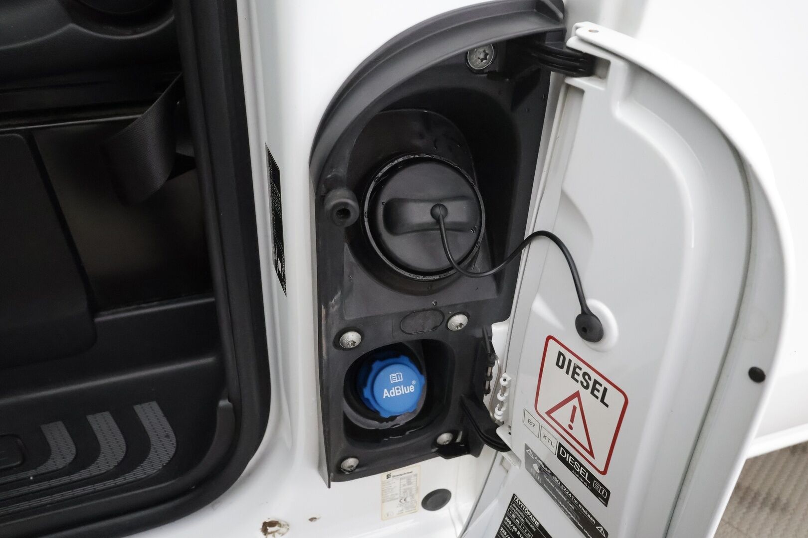 Mercedes-Benz Vito 2021 119CDI RWD-3,05/32K keskipitkä A2 A ** Distronic + / Webasto / P-Kamera / IHC + / Nahkapenkit / LED * - Suomi-auto / Kahdet renkaat