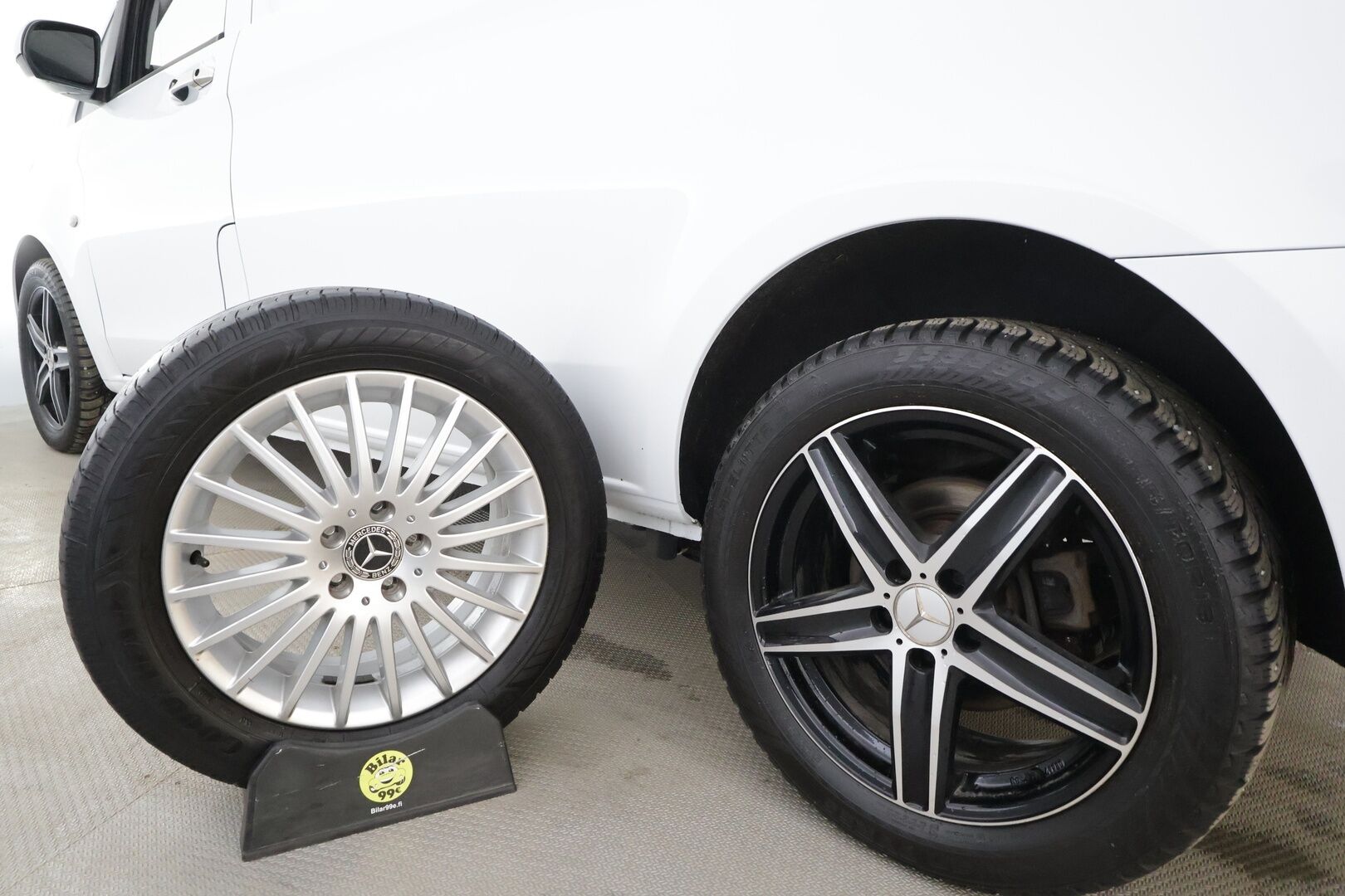 Mercedes-Benz Vito 2021 119CDI RWD-3,05/32K keskipitkä A2 A ** Distronic + / Webasto / P-Kamera / IHC + / Nahkapenkit / LED * - Suomi-auto / Kahdet renkaat