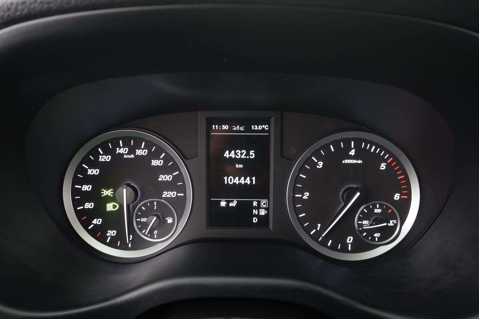 Mercedes-Benz Vito 2021 119CDI RWD-3,05/32K keskipitkä A2 A ** Distronic + / Webasto / P-Kamera / IHC + / Nahkapenkit / LED * - Suomi-auto / Kahdet renkaat