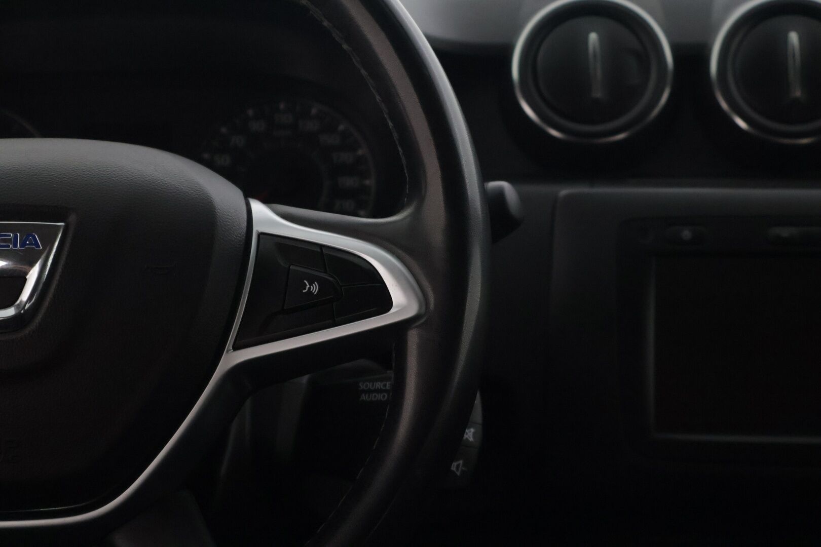 Dacia Duster 2021 TCe 150 4x4 Prestige - | Koukku | P-kamera | Blis | Navi | Penkinlämmittimet | Suomi-auto |