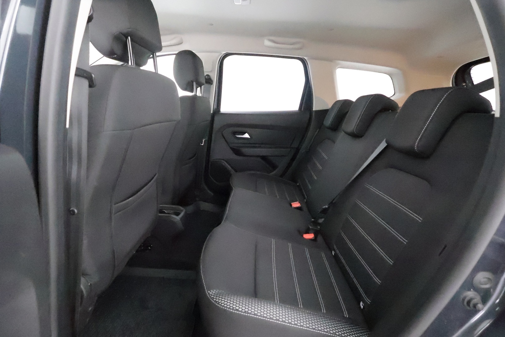 Dacia Duster 2021 TCe 150 4x4 Prestige - | Koukku | Vakkari | Navi | Apple & Android | P.kamera | Aut. ilmastointi | Blind Spot Monitor | Penkinlämmittimet | Lohkolämmitin | 2x renkaat aluin | 