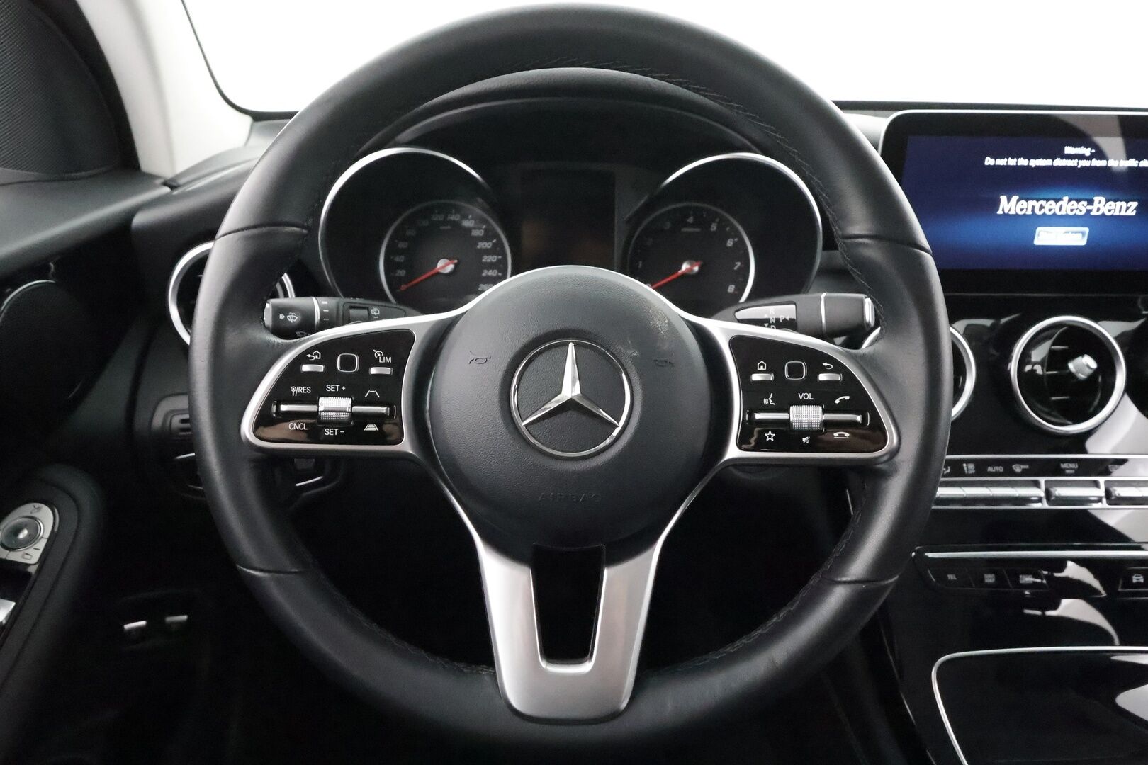 Mercedes-Benz GLC 2021 300 e 4MATIC A Business EQ Power * Distronic / Sportpenkit / LED-HP / 360 / Koukku / Lisälämmitin * - 1-om Suomi-auto / Kahdet renkaat aluvanteilla / 2x Latauskaapelit