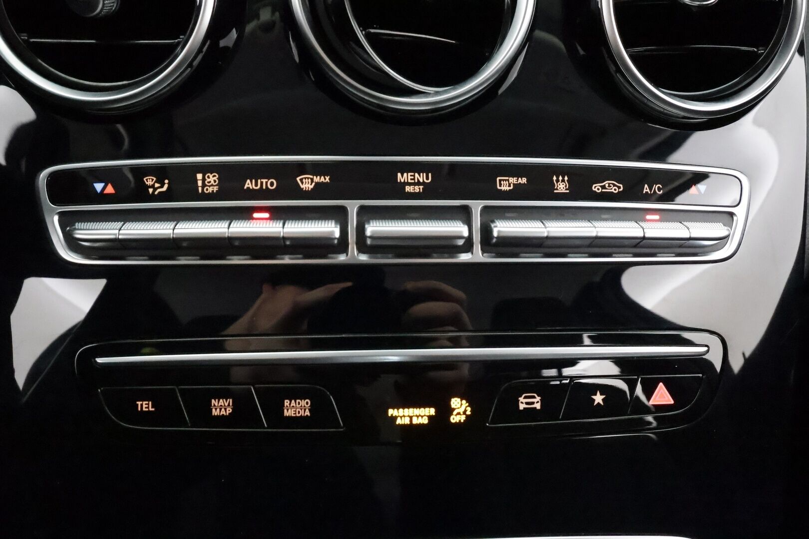 Mercedes-Benz GLC 2021 300 e 4MATIC A Business EQ Power * Distronic / Sportpenkit / LED-HP / 360 / Koukku / Lisälämmitin * - 1-om Suomi-auto / Kahdet renkaat aluvanteilla / 2x Latauskaapelit