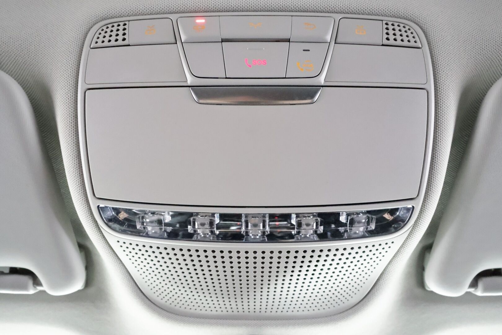 Mercedes-Benz GLC 2021 300 e 4MATIC A Business EQ Power * Distronic / Sportpenkit / LED-HP / 360 / Koukku / Lisälämmitin * - 1-om Suomi-auto / Kahdet renkaat aluvanteilla / 2x Latauskaapelit