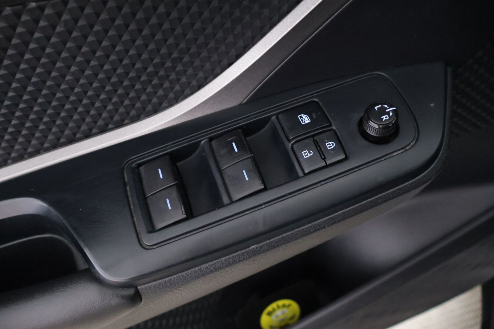 Toyota C-HR 2021 1,8 Hybrid Active - | P-Kamera | ACC | Tutkat | Suomi-auto | Juuri katsastettu 10/26 | 