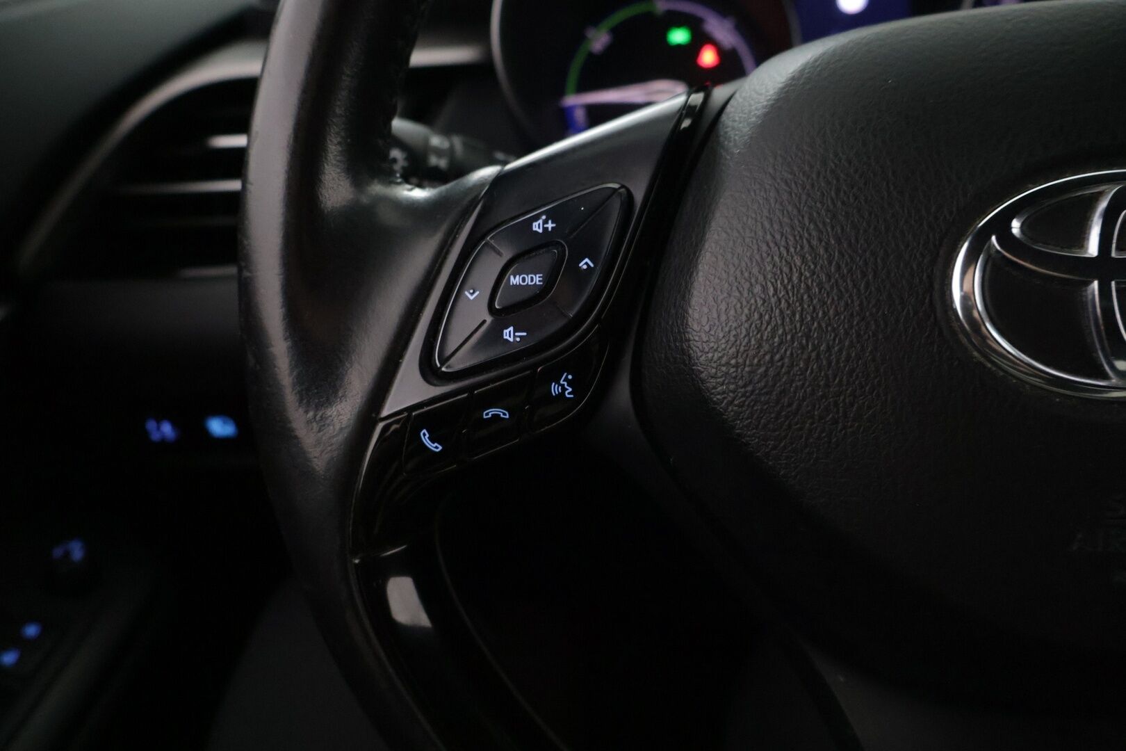 Toyota C-HR 2021 1,8 Hybrid Active - | P-Kamera | ACC | Tutkat | Suomi-auto | Juuri katsastettu 10/26 | 