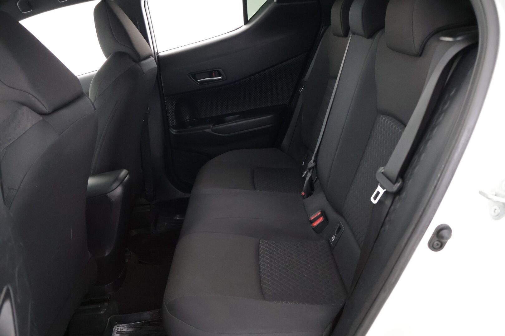 Toyota C-HR 2021 1,8 Hybrid Active - | P-Kamera | ACC | Tutkat | Suomi-auto | Juuri katsastettu 10/26 | 