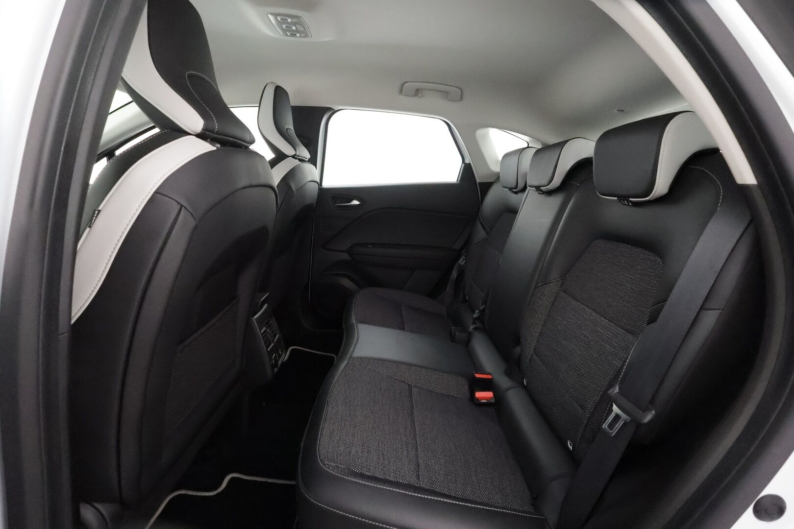 Renault Captur 2020 E-TECH Plug-in hybrid Intens - | Puolinahat | LED | P.kamera ja tutkat | Digimittaristo | Navi | Lane Assist | RSA | Keyless | Apple & Android | 2x renkaat aluin | 