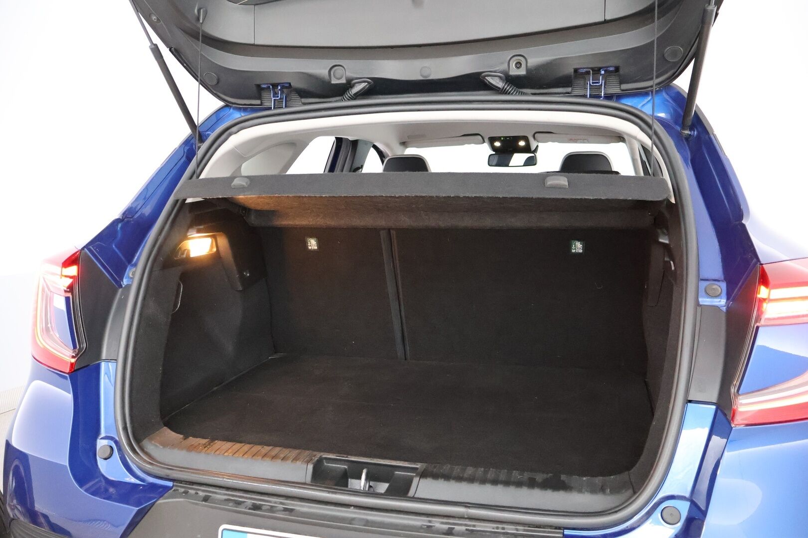 Renault Captur 2020 E-TECH Plug-in hybrid Intens * Peruutuskamera / Vetokoukku / LED Pure Vision / Digimittari / Puolinahkasisusta! - Suomiauto / 2x Renkaat aluvantein!