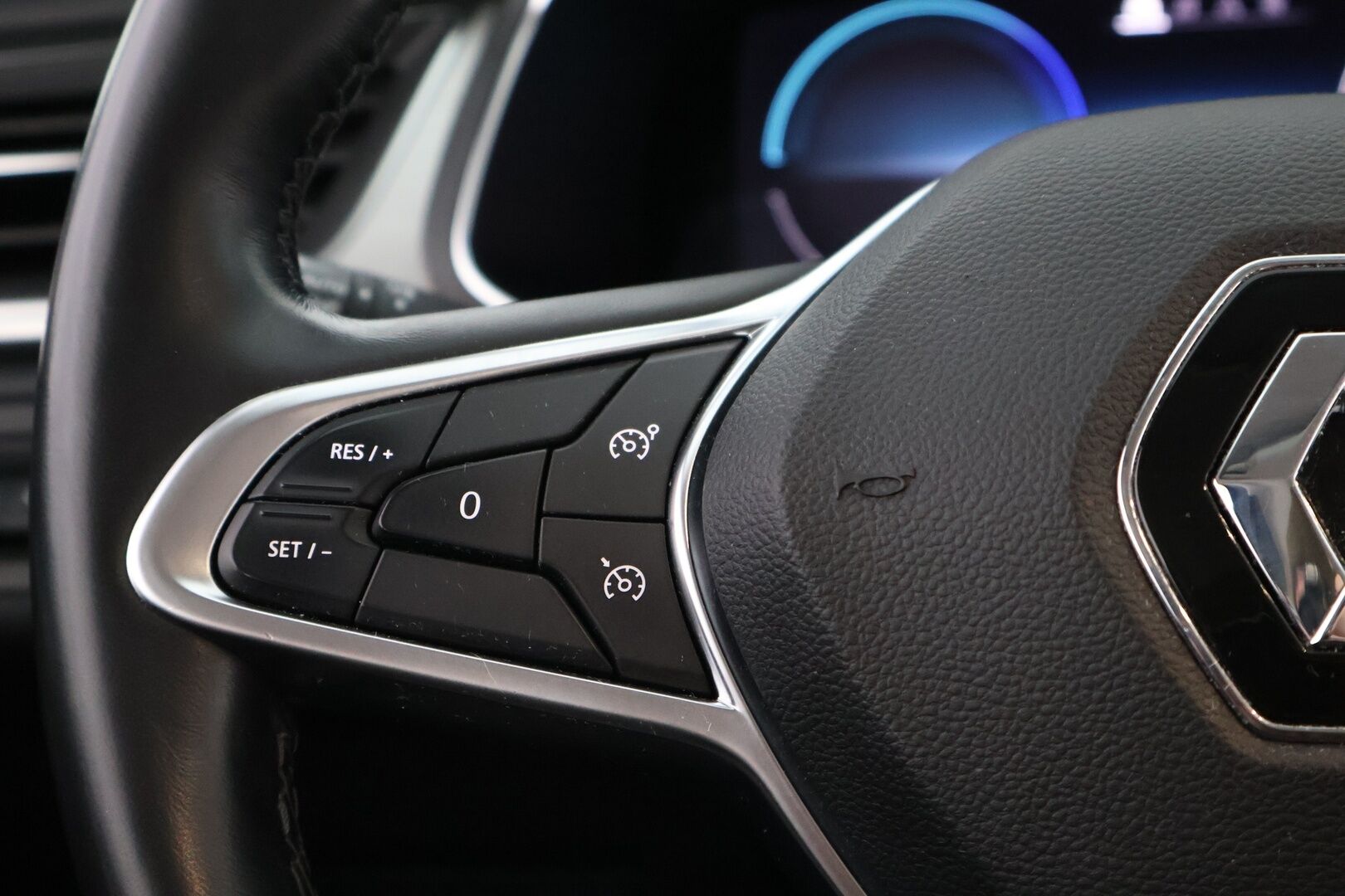 Renault Captur 2020 E-TECH Plug-in hybrid Intens * Peruutuskamera / Vetokoukku / LED Pure Vision / Digimittari / Puolinahkasisusta! - Suomiauto / 2x Renkaat aluvantein! - HULLUT JOULUT KORKOTARJOUS 2,49% 