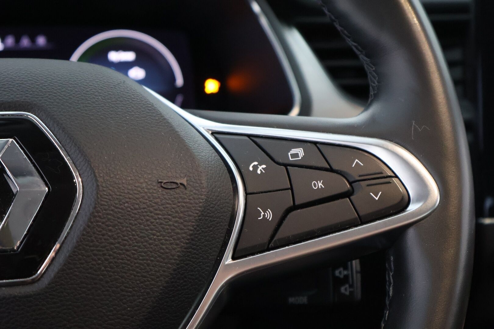 Renault Captur 2020 E-TECH Plug-in hybrid Intens * Peruutuskamera / Vetokoukku / LED Pure Vision / Digimittari / Puolinahkasisusta! - Suomiauto / 2x Renkaat aluvantein! - HULLUT JOULUT KORKOTARJOUS 2,49% 