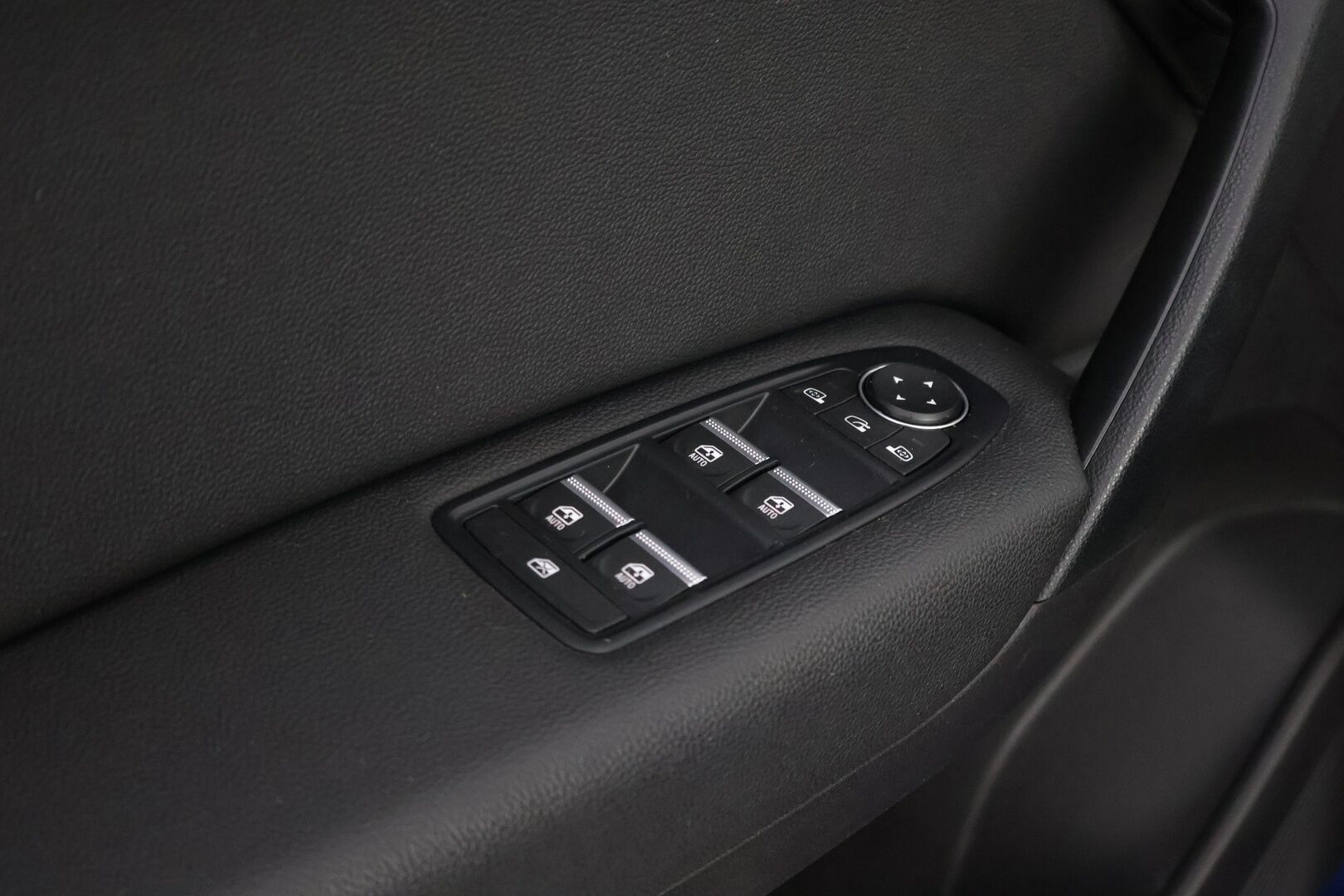 Renault Captur 2020 E-TECH Plug-in hybrid Intens * Peruutuskamera / Vetokoukku / LED Pure Vision / Digimittari / Puolinahkasisusta! - Suomiauto / 2x Renkaat aluvantein!