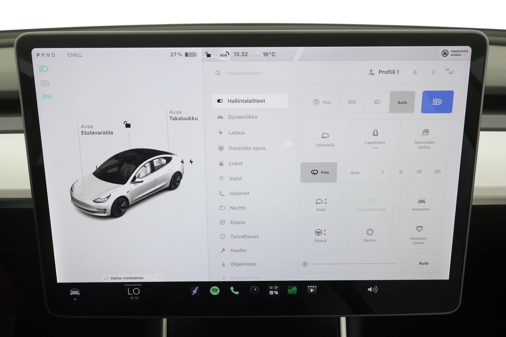 Tesla Model 3 2020 Standard Range Plus (CATL) - | Lasikatto | ACC | Matrix | Premium Speakers | Muistipenkki | P.Kamera | Kaistavahti | Navi | Keyless | Suomi-auto | Kahdet renkaat |