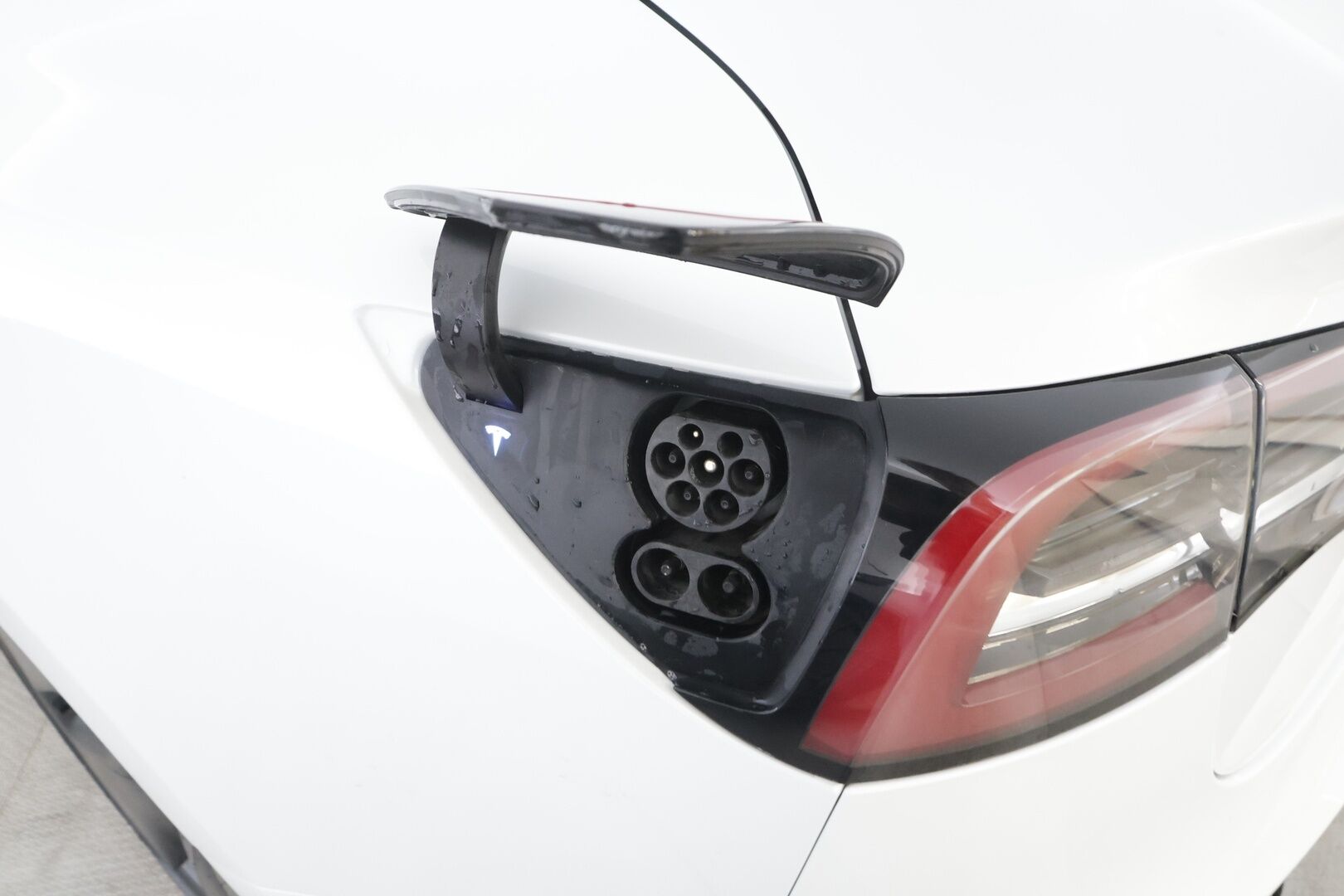 Tesla Model 3 2020 Standard Range Plus (CATL) - | Lasikatto | ACC | Matrix | Premium Speakers | Muistipenkki | P.Kamera | Kaistavahti | Navi | Keyless | Suomi-auto | Kahdet renkaat |