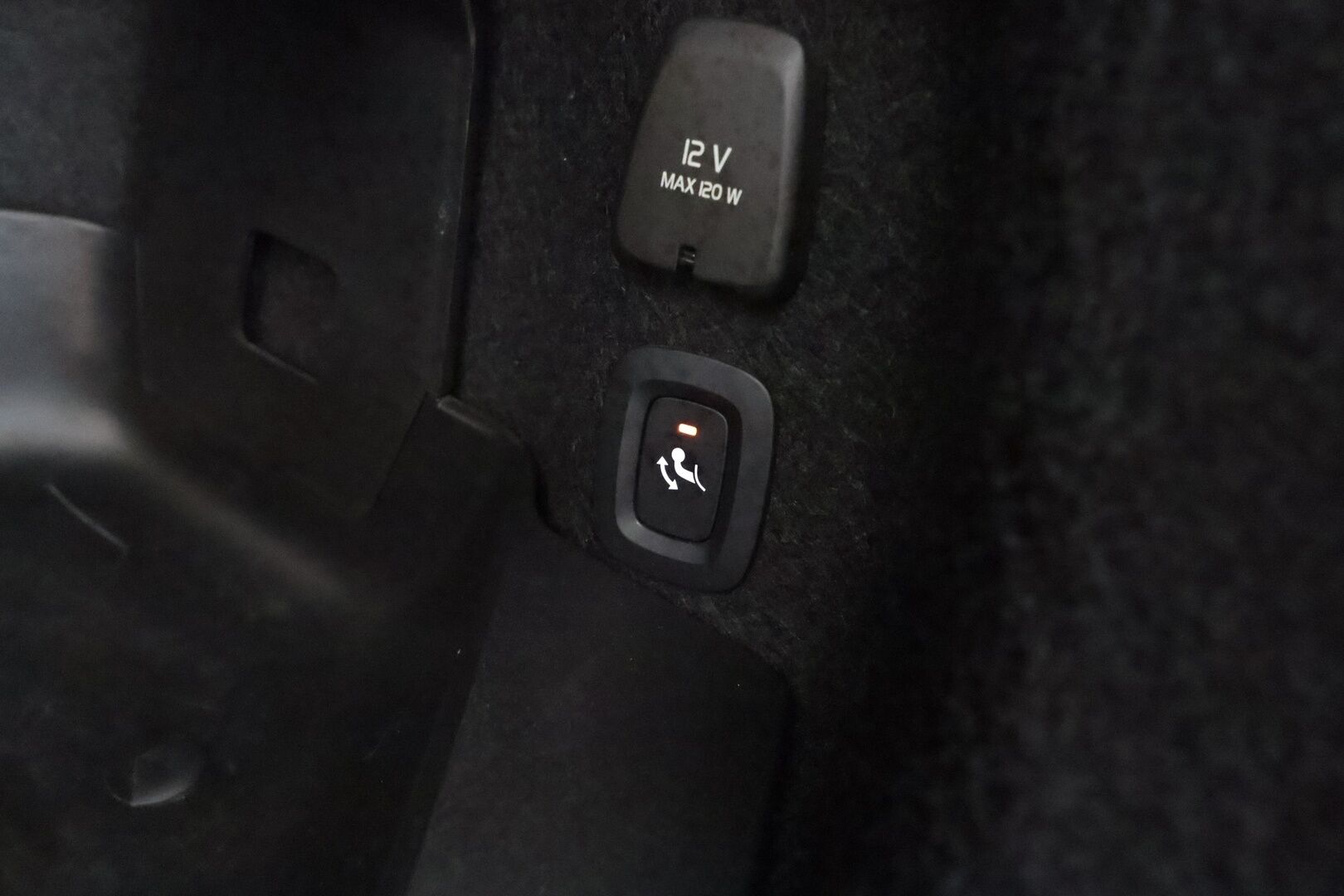 Volvo S90 2021 T8 TwE AWD Business Inscription aut - 3,99 % KORKOTARJOUS TÄHÄN AUTOON - 31.5. ASTI! - 1Om Suomiauto / Webasto / Adapt.Vakkari / Harman&Kardon / HUD / Kattoluukku / 360-Kamera / PilotAssist / Vetokoukku / Huippuvarusteltu yksilö!