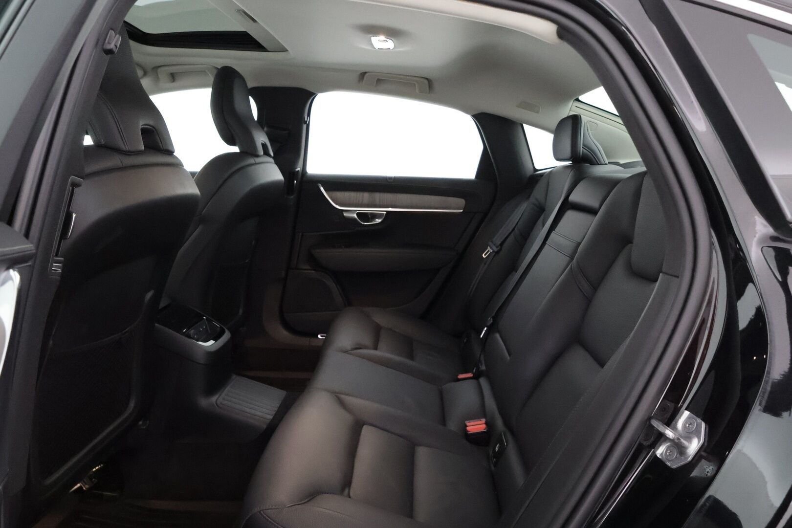 Volvo S90 2021 T8 TwE AWD Business Inscription aut - 3,99 % KORKOTARJOUS TÄHÄN AUTOON - 31.5. ASTI! - 1Om Suomiauto / Webasto / Adapt.Vakkari / Harman&Kardon / HUD / Kattoluukku / 360-Kamera / PilotAssist / Vetokoukku / Huippuvarusteltu yksilö!