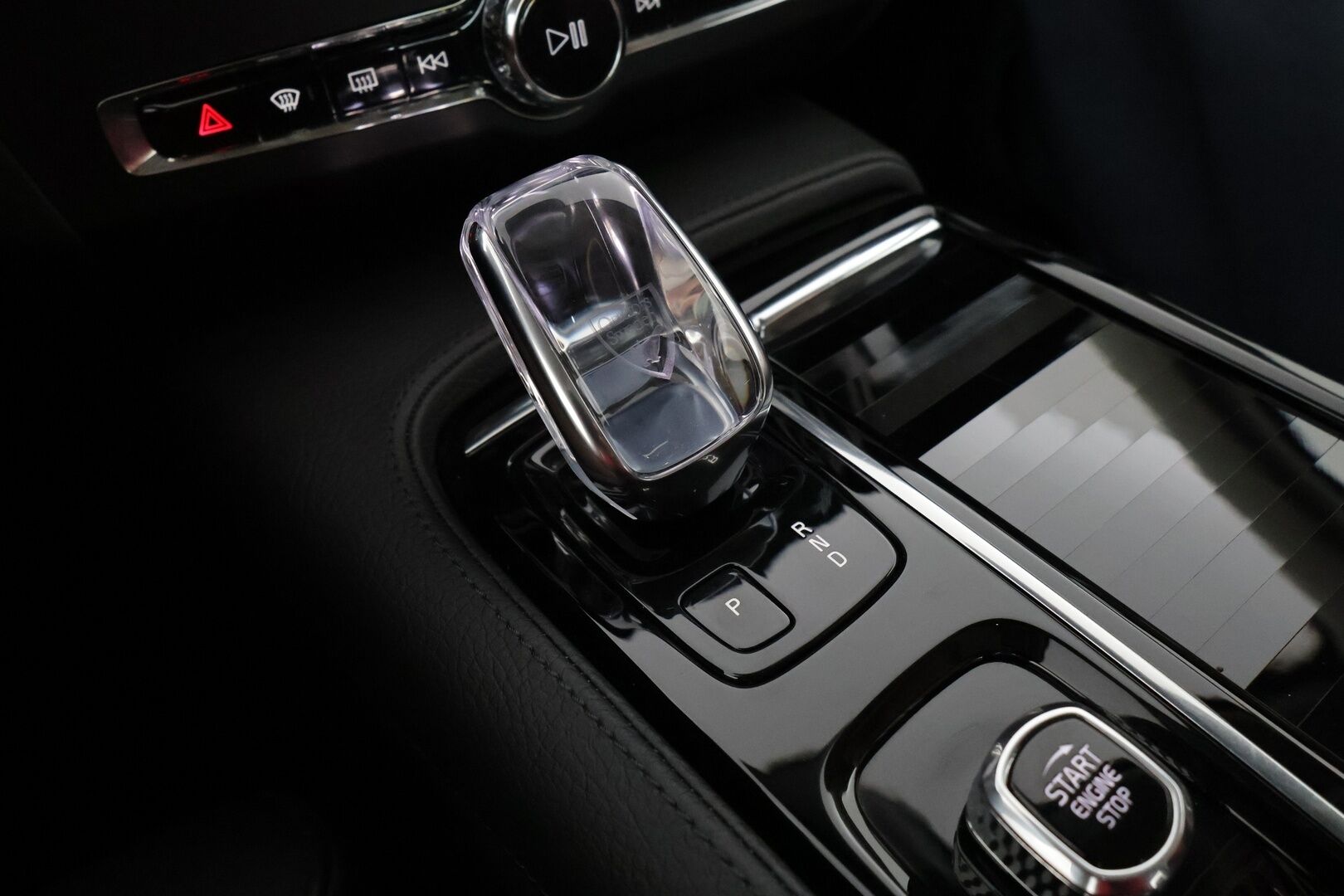 Volvo S90 2021 T8 TwE AWD Business Inscription aut - 3,99 % KORKOTARJOUS TÄHÄN AUTOON - 31.5. ASTI! - 1Om Suomiauto / Webasto / Adapt.Vakkari / Harman&Kardon / HUD / Kattoluukku / 360-Kamera / PilotAssist / Vetokoukku / Huippuvarusteltu yksilö!