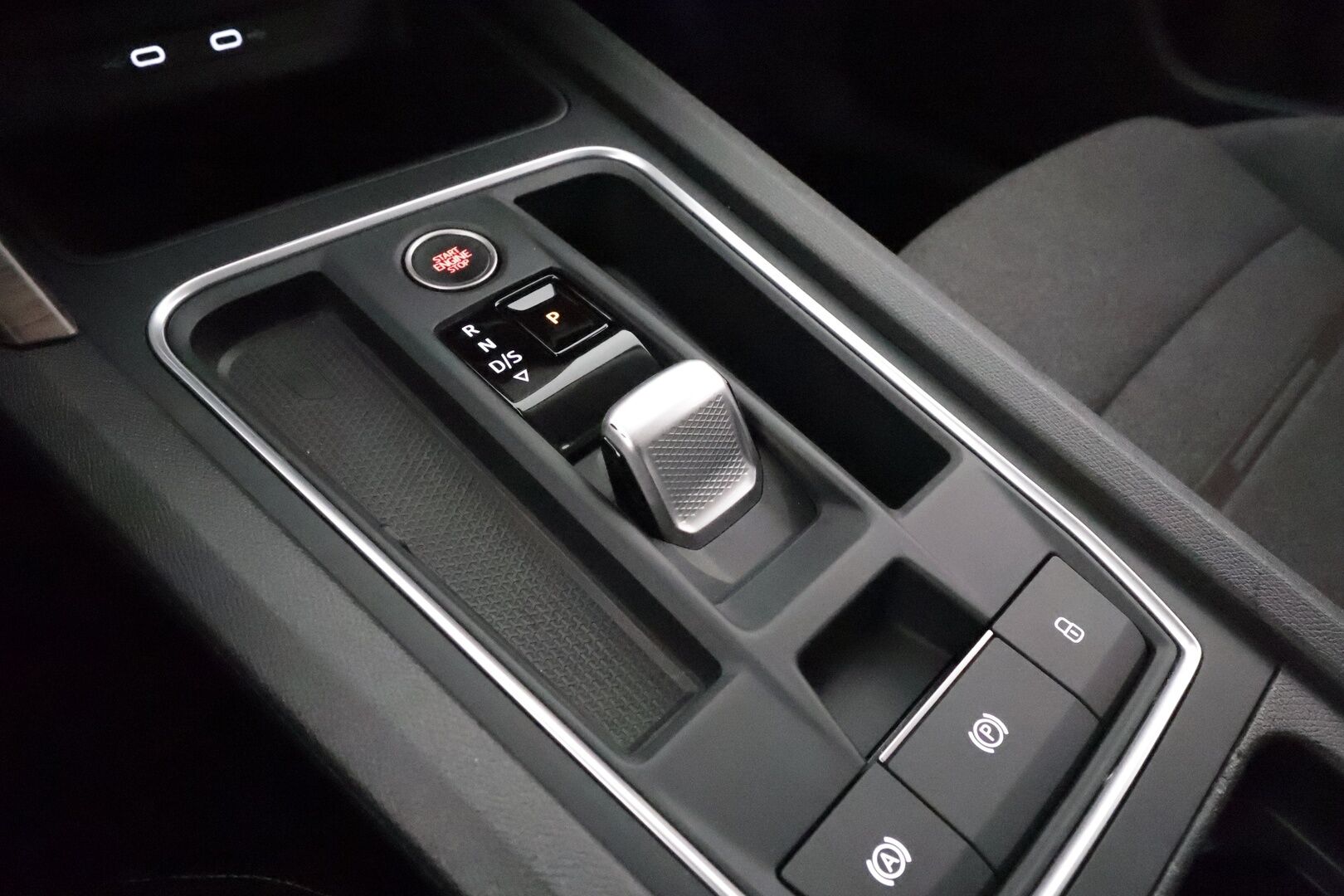 Seat Leon Sportstourer 2020 1,5 eTSI 150 Hybrid Xcellence DSG - Webasto / Adapt.Vakkari / Digimittari / Peruutuskamera / Vetokoukku / Navi / Sähköluukku / Adapt.LED / Huippuvarusteltu!