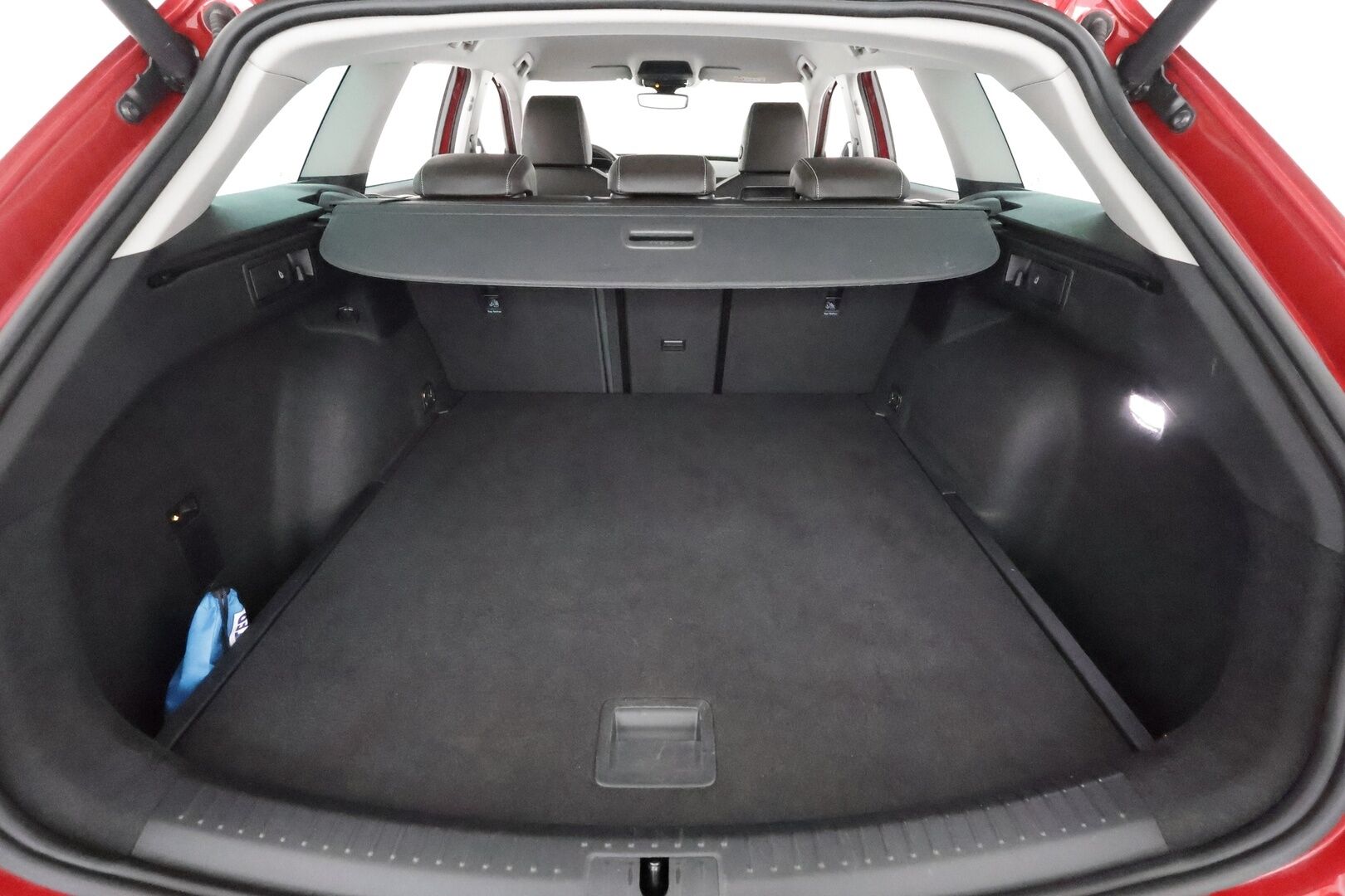 Seat Leon Sportstourer 2020 1,5 eTSI 150 Hybrid Xcellence DSG - Webasto / Adapt.Vakkari / Digimittari / Peruutuskamera / Vetokoukku / Navi / Sähköluukku / Adapt.LED / Huippuvarusteltu!