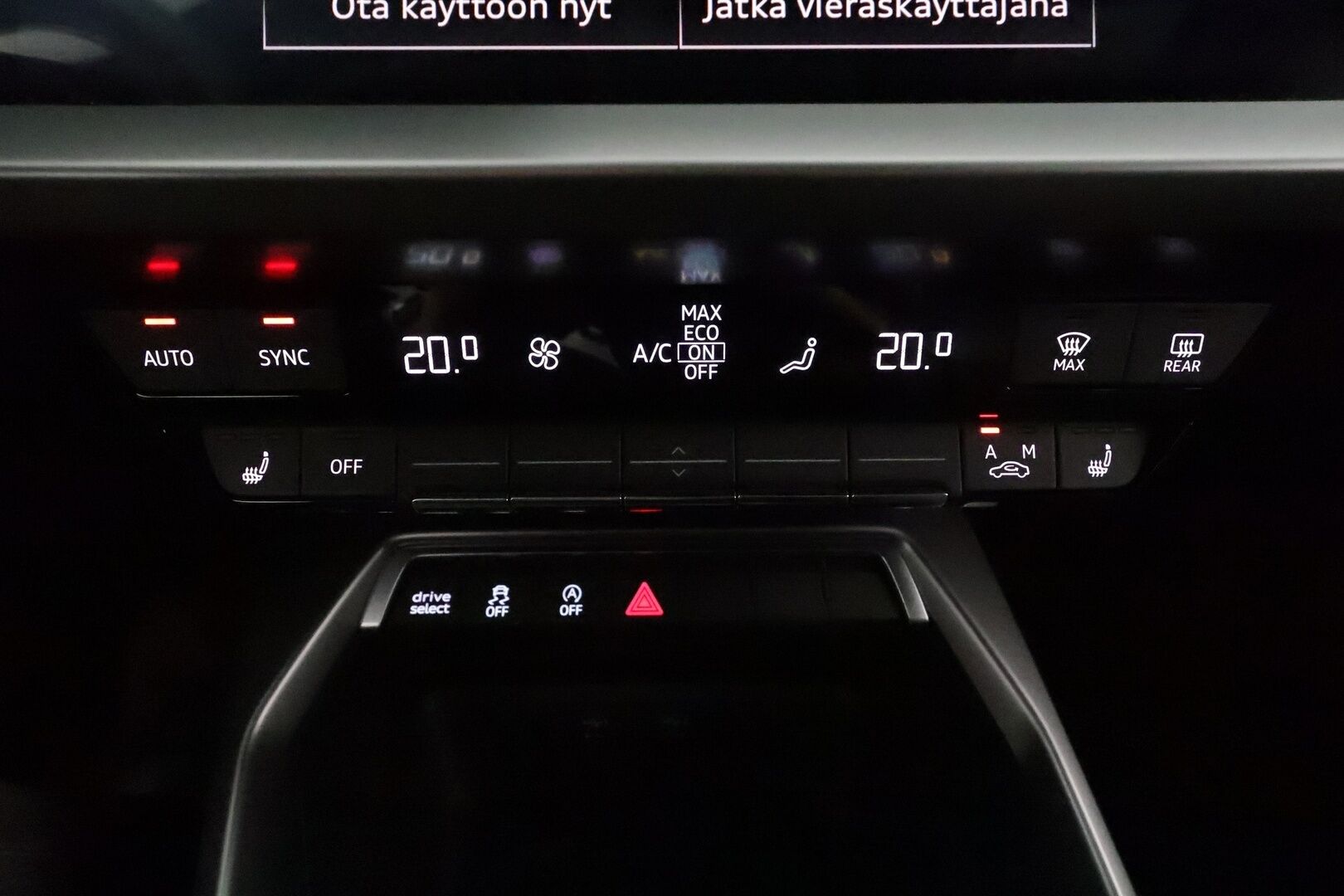 Audi A3 2021 Sedan Business Advanced 30 TFSI 81kW MHEV S tronic **Webasto / ACC / LED / P.Tutka / Sporttipenkit / Kaistavahti** - 1-om Suomi-auto / Kahdet Renkaat vanteineen / Nokian nastat talveksi / Merkkihuollettu! / Hienon värinen - HULLUT JOULUT KORKOTARJOUS 2,49% 