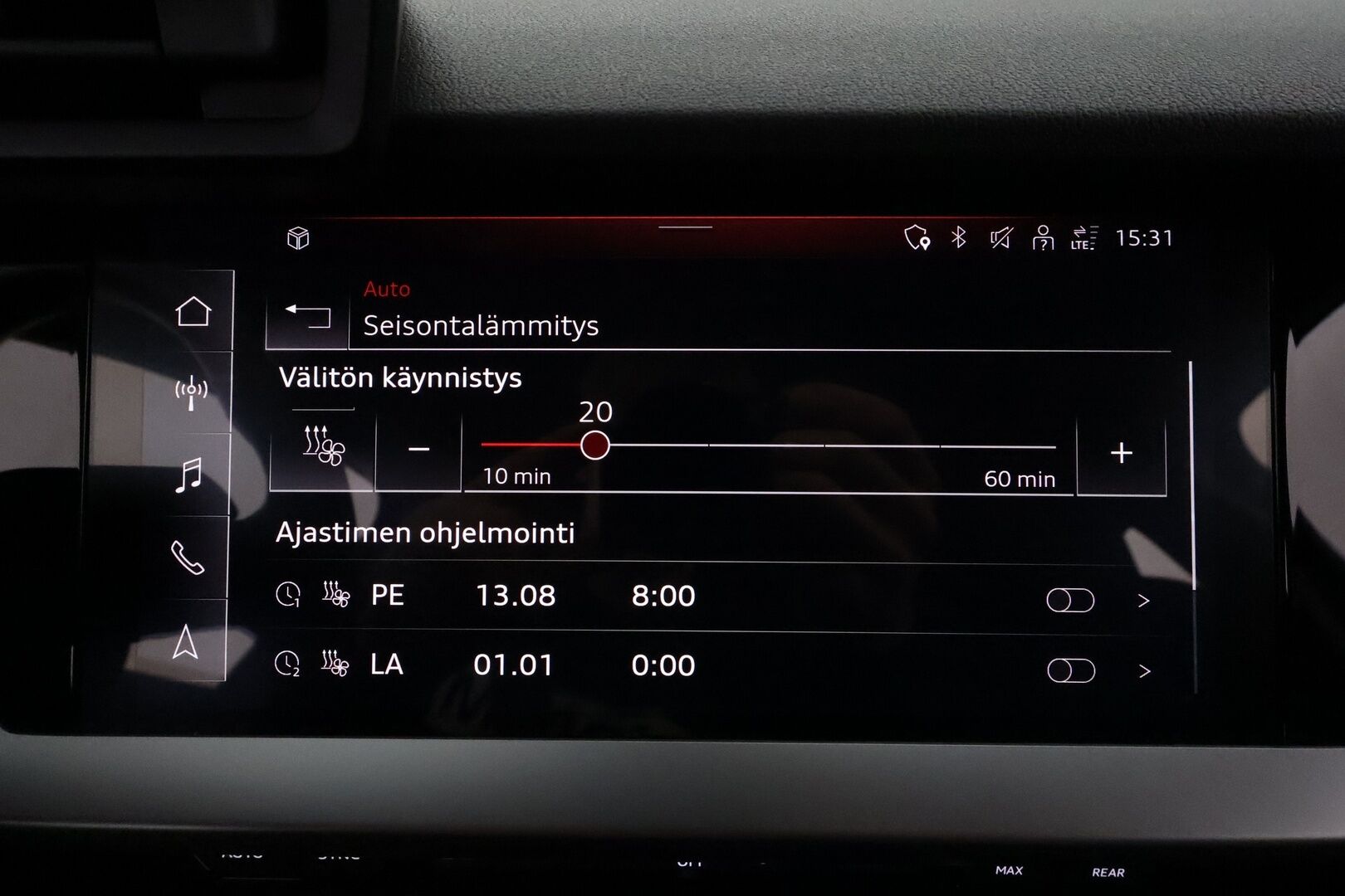 Audi A3 2021 Sedan Business Advanced 30 TFSI 81kW MHEV S tronic **Webasto / ACC / LED / P.Tutka / Sporttipenkit / Kaistavahti** - 1-om Suomi-auto / Kahdet Renkaat vanteineen / Nokian nastat talveksi / Merkkihuollettu! / Hienon värinen