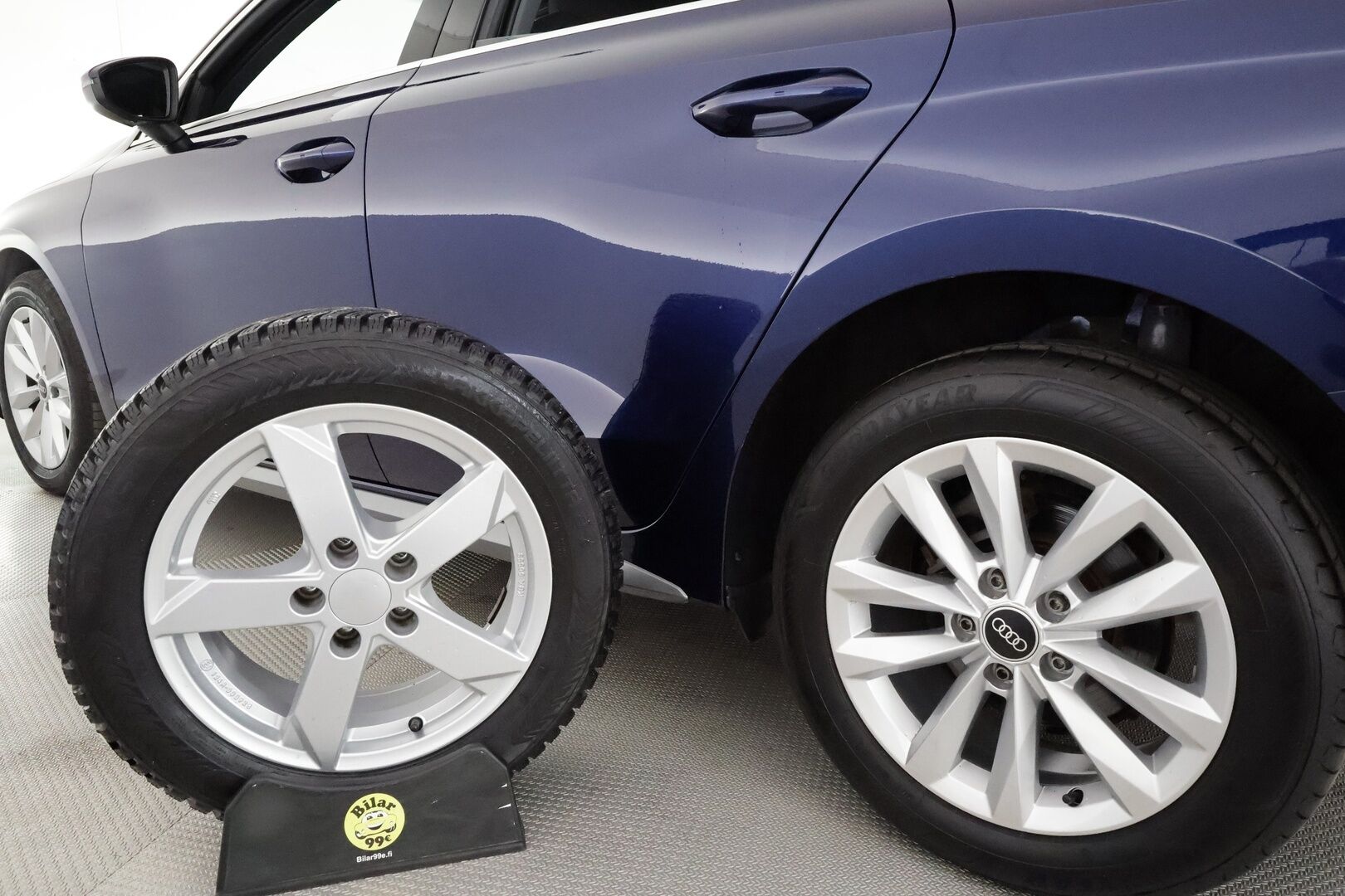 Audi A3 2021 Sedan Business Advanced 30 TFSI 81kW MHEV S tronic **Webasto / ACC / LED / P.Tutka / Sporttipenkit / Kaistavahti** - 1-om Suomi-auto / Kahdet Renkaat vanteineen / Nokian nastat talveksi / Merkkihuollettu! / Hienon värinen - HULLUT JOULUT KORKOTARJOUS 2,49% 