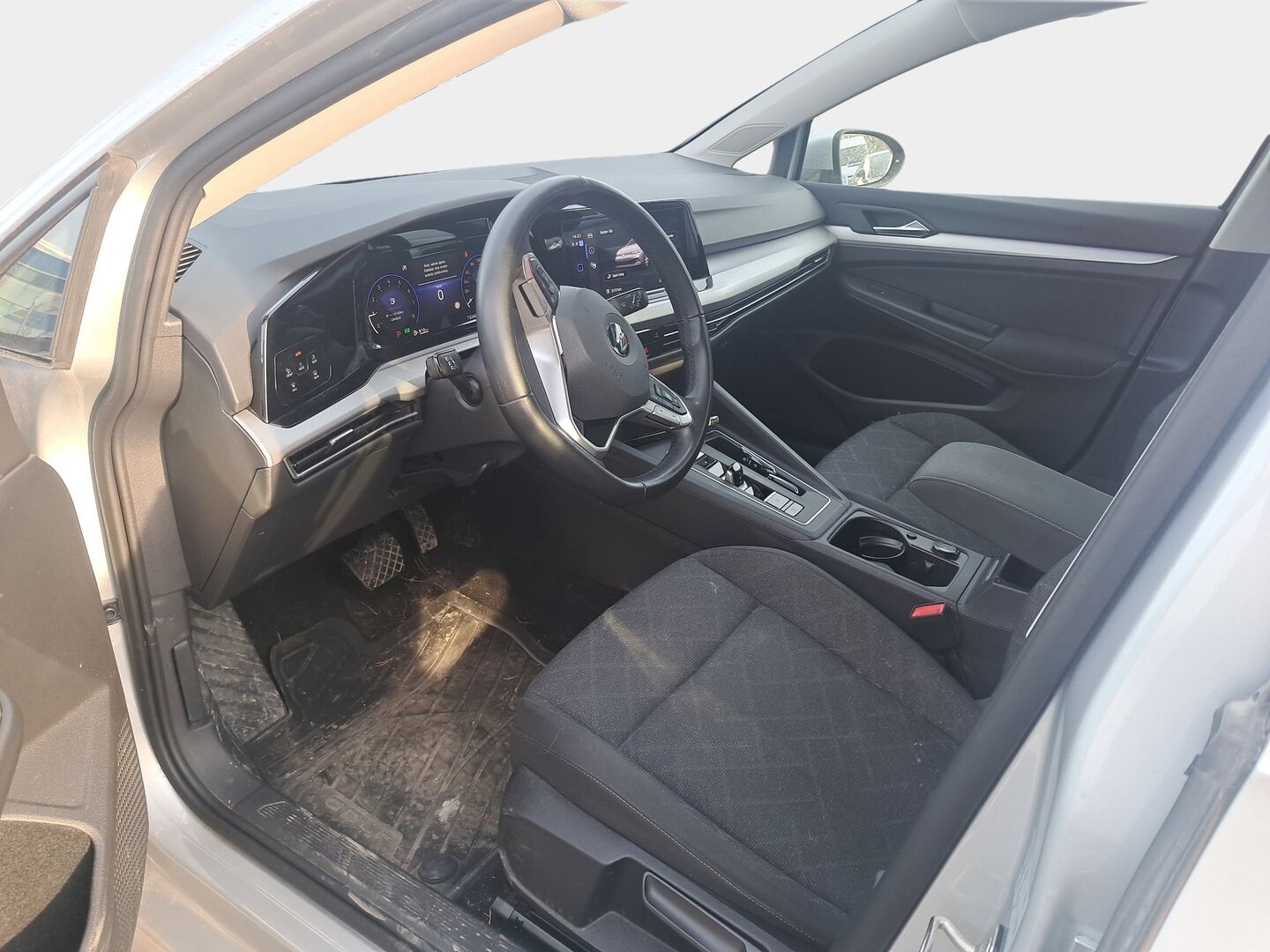 Volkswagen Golf 2021 1,0 eTSI 81 kW (MHEV) DSG-aut. * Suomiauto / Webasto / Peruutuskamera / ACC / Keyless Go / Ratinlämmitin * - Huollettu 72tkm 3/2026! / 2x renkaat / Apple CarPlay & AndroidAuto / Navi / Digimittaristo