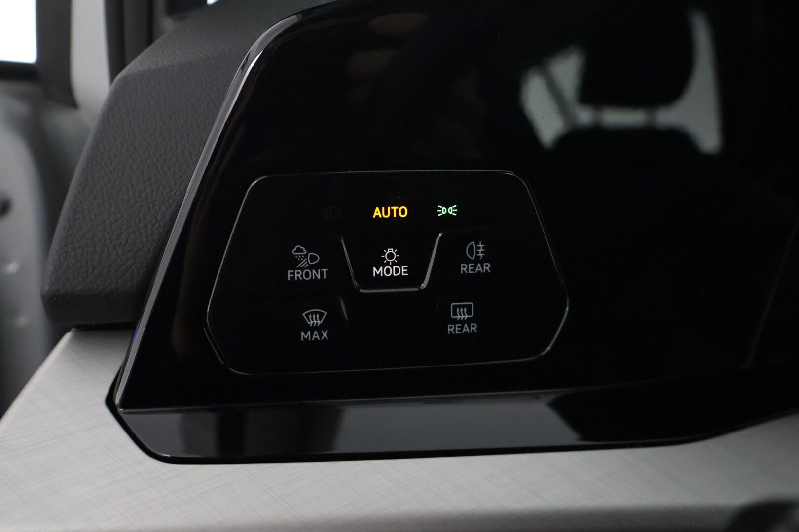 Volkswagen Golf 2021 1,0 eTSI 81 kW (MHEV) DSG-aut. * Suomiauto / Webasto / Peruutuskamera / ACC / Keyless Go / Ratinlämmitin * - Huollettu 72tkm 3/2026! / 2x renkaat / Apple CarPlay & AndroidAuto / Navi / Digimittaristo - HULLUT AVAJAISHULINAT KORKOTARJOUS 3,29 %