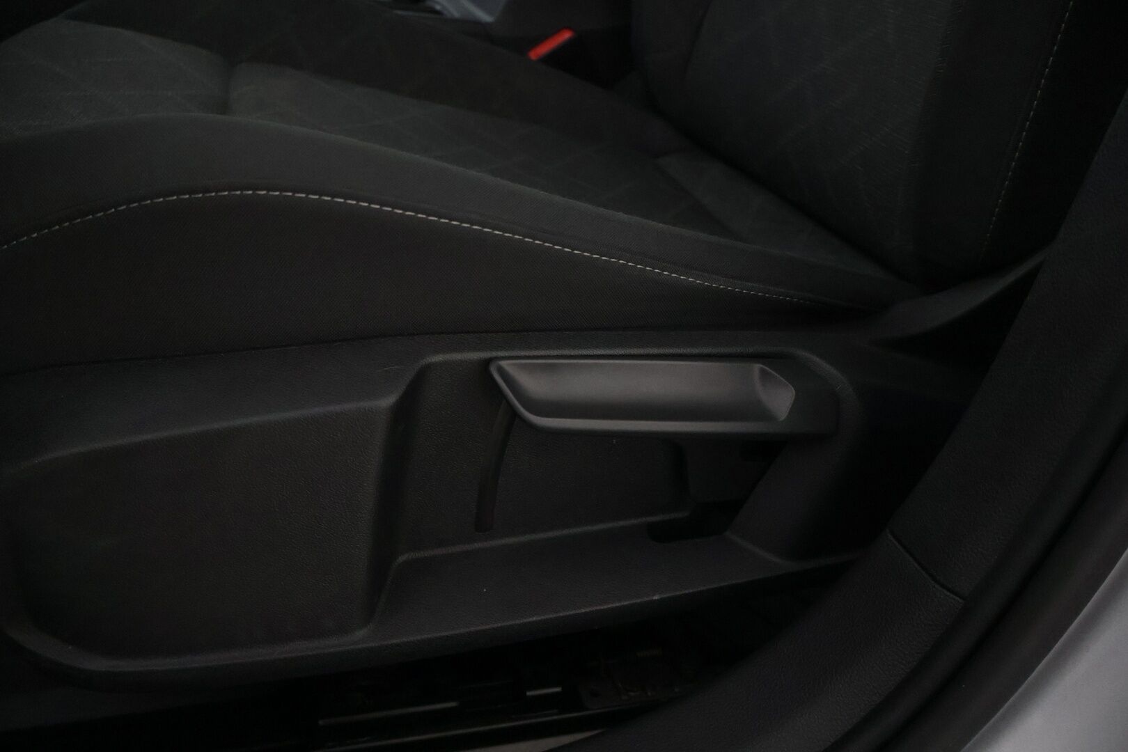 Volkswagen Golf 2021 1,0 eTSI 81 kW (MHEV) DSG-aut. * Suomiauto / Webasto / Peruutuskamera / ACC / Keyless Go / Ratinlämmitin * - Huollettu 72tkm 3/2026! / 2x renkaat / Apple CarPlay & AndroidAuto / Navi / Digimittaristo - HULLUT AVAJAISHULINAT KORKOTARJOUS 3,29 %