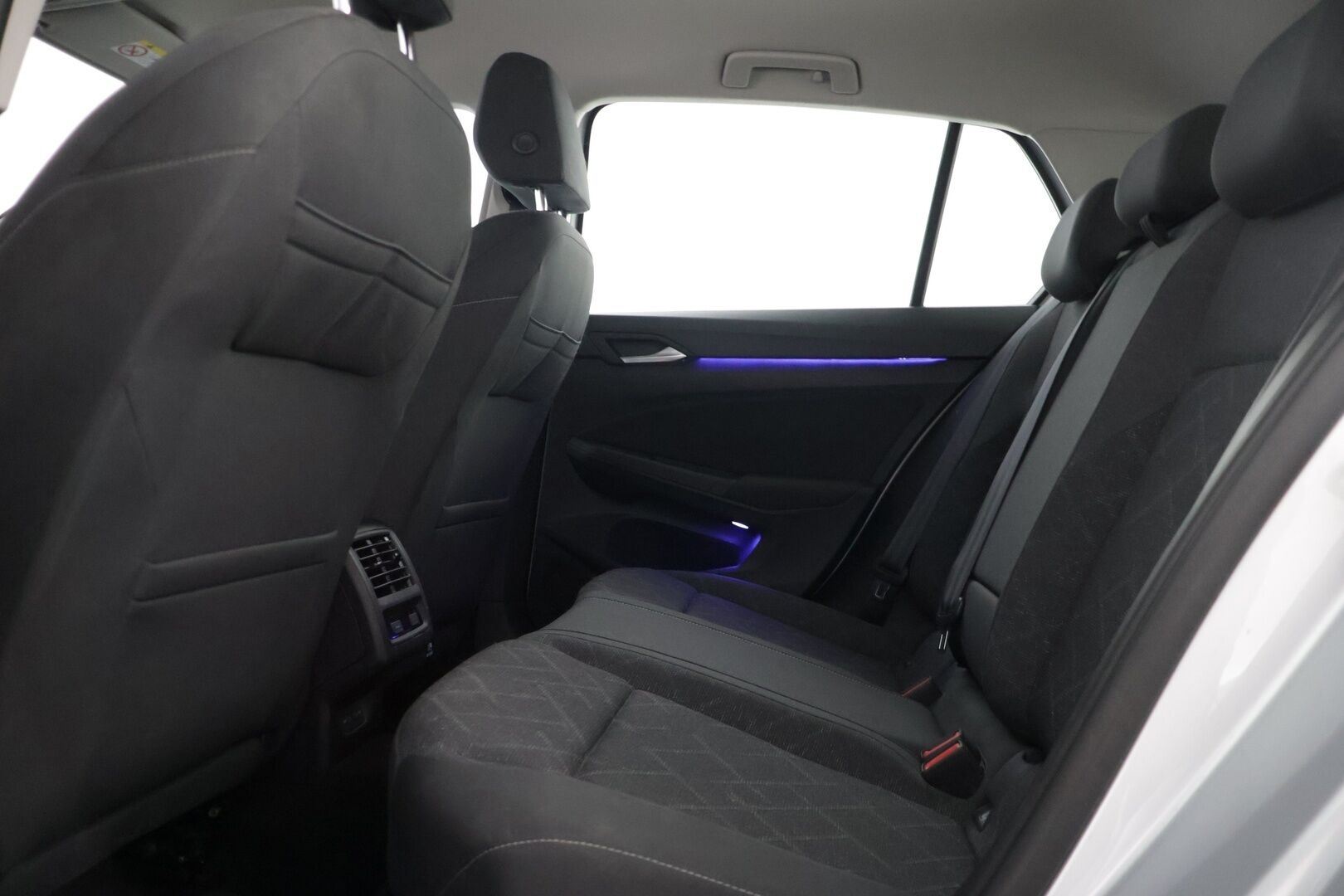 Volkswagen Golf 2021 1,0 eTSI 81 kW (MHEV) DSG-aut. * Suomiauto / Webasto / Peruutuskamera / ACC / Keyless Go / Ratinlämmitin * - Huollettu 72tkm 3/2026! / 2x renkaat / Apple CarPlay & AndroidAuto / Navi / Digimittaristo - HULLUT AVAJAISHULINAT KORKOTARJOUS 3,29 %