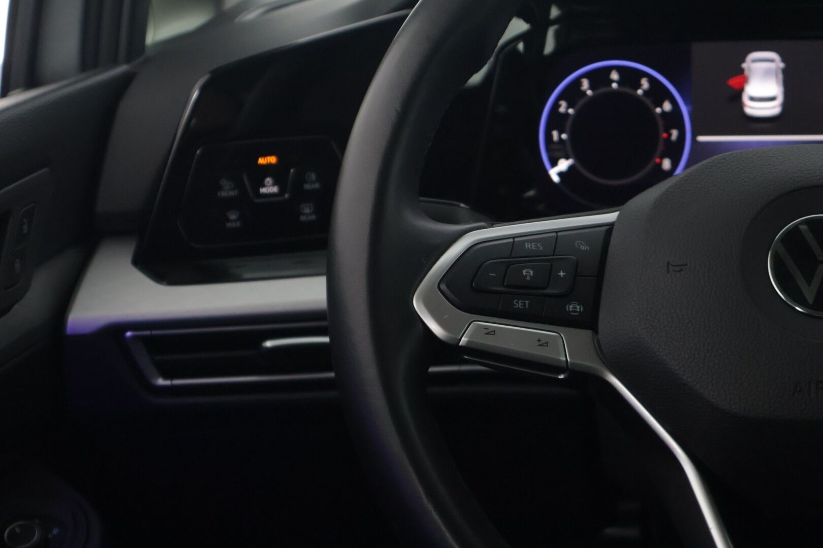 Volkswagen Golf 2021 1,0 eTSI 81 kW (MHEV) DSG-aut. * Suomiauto / Webasto / Peruutuskamera / ACC / Keyless Go / Ratinlämmitin * - Huollettu 72tkm 3/2026! / 2x renkaat / Apple CarPlay & AndroidAuto / Navi / Digimittaristo - HULLUT AVAJAISHULINAT KORKOTARJOUS 3,29 %