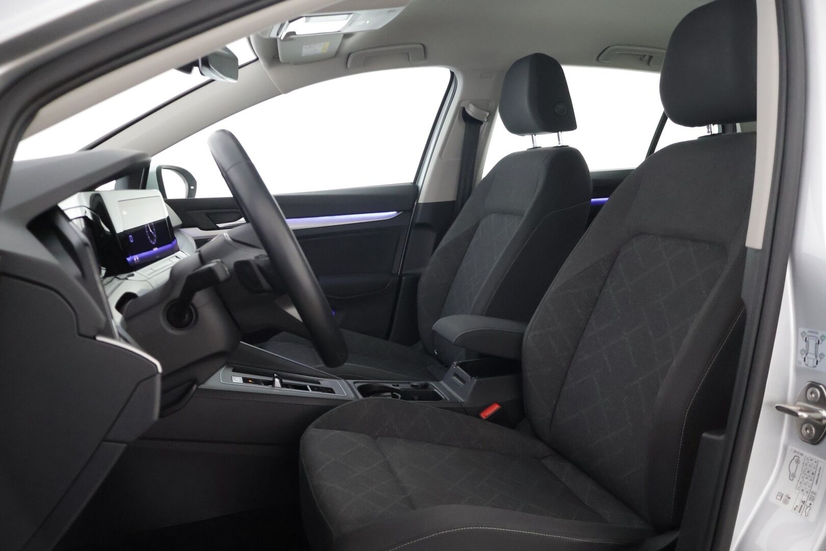 Volkswagen Golf 2021 1,0 eTSI 81 kW (MHEV) DSG-aut. * Suomiauto / Webasto / Peruutuskamera / ACC / Keyless Go / Ratinlämmitin * - Huollettu 72tkm 3/2026! / 2x renkaat / Apple CarPlay & AndroidAuto / Navi / Digimittaristo - HULLUT AVAJAISHULINAT KORKOTARJOUS 3,29 %