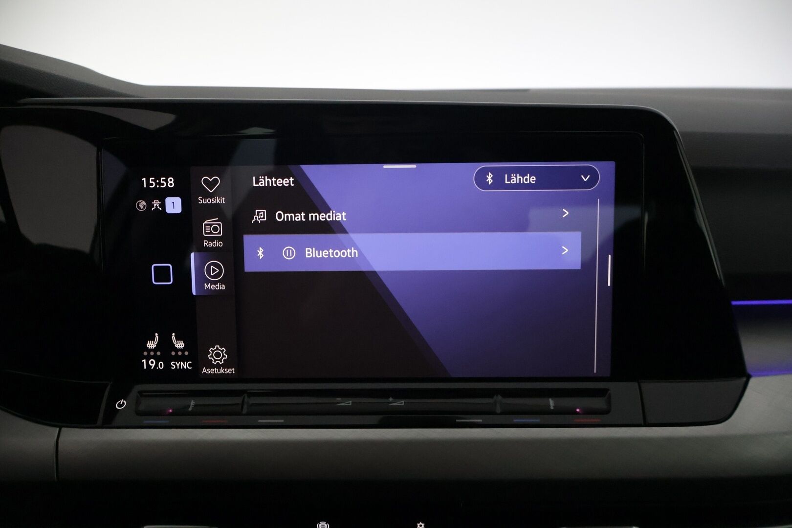 Volkswagen Golf 2021 1,0 eTSI 81 kW (MHEV) DSG-aut. * Suomiauto / Webasto / Peruutuskamera / ACC / Keyless Go / Ratinlämmitin * - Huollettu 72tkm 3/2026! / 2x renkaat / Apple CarPlay & AndroidAuto / Navi / Digimittaristo - HULLUT AVAJAISHULINAT KORKOTARJOUS 3,29 %