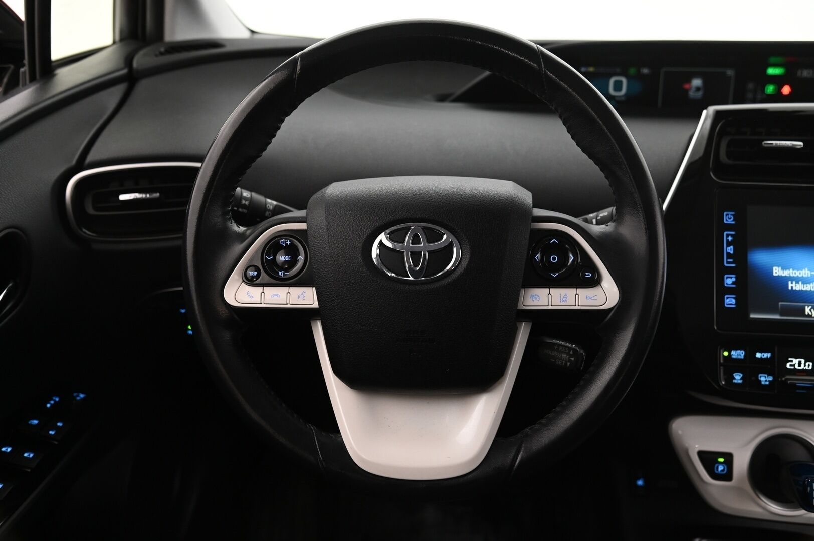 Toyota PRIUS PHEV 2018 Premium - *ACC / HUD / JBL Audio / Bi-Led / KeylessGo / Navi / Merkin tunnistus / BLIS*