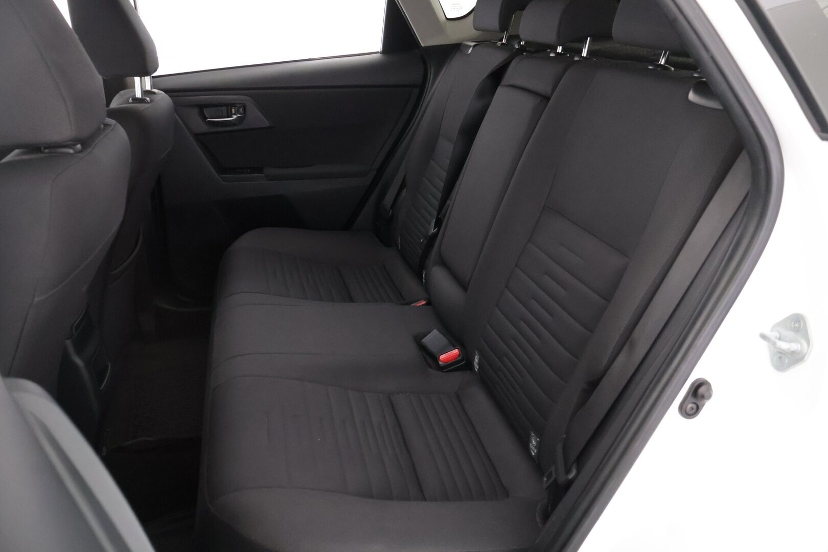 Toyota Auris 2017 1,8 Hybrid Active ** Vakkari / Navi / Bluetooth - ** Täydellinen huoltokirja / Kahdet renkaat aluilla **