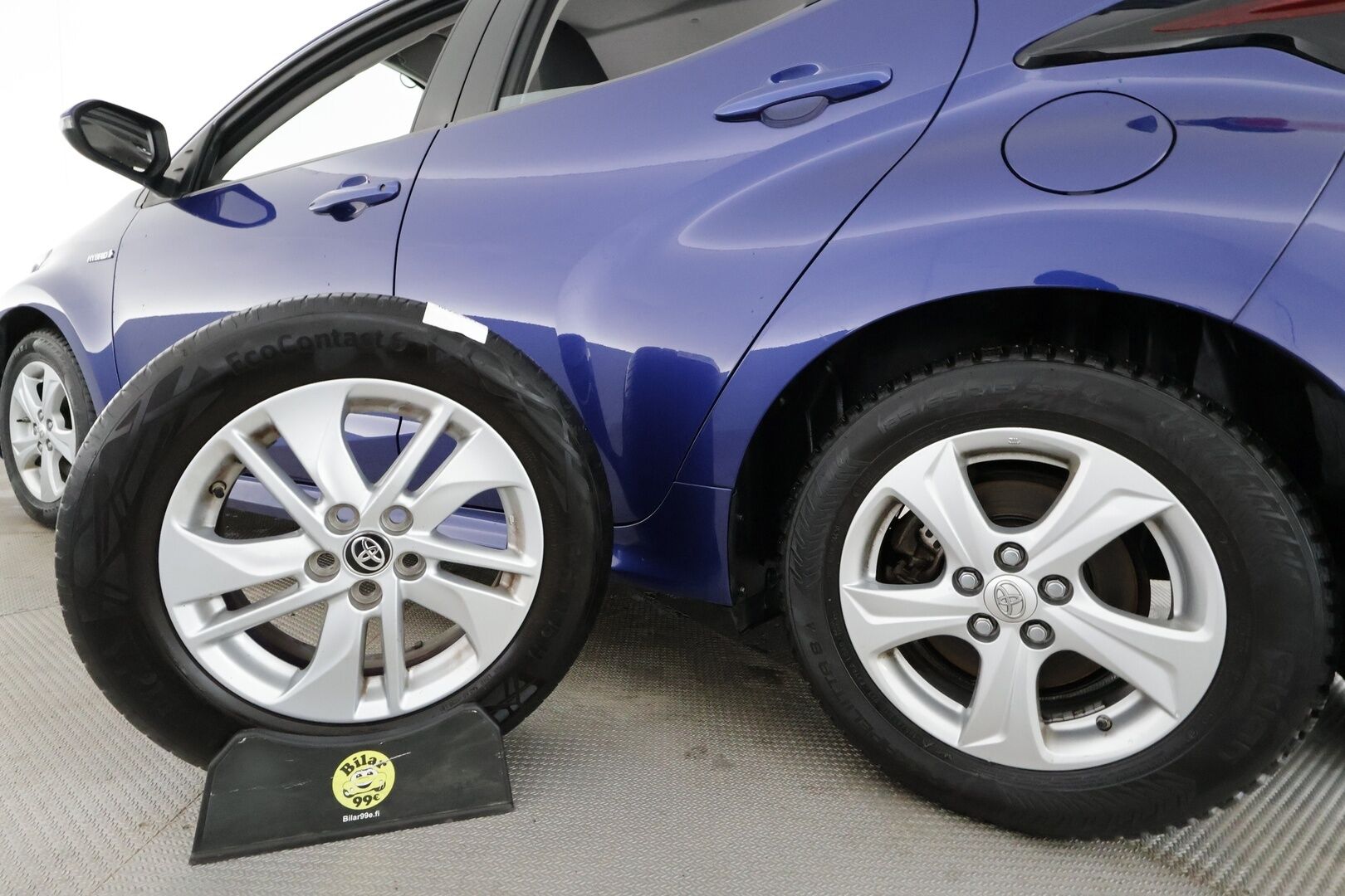 Toyota Yaris 2021 1,5 Hybrid Active Edition * Sisätilanlämmitin / ACC / P.Kamera / Kaistavahti / Navi / Keyless * - Suomi-auto / Merkkihuollot / Kahdet renkaat aluvanteilla