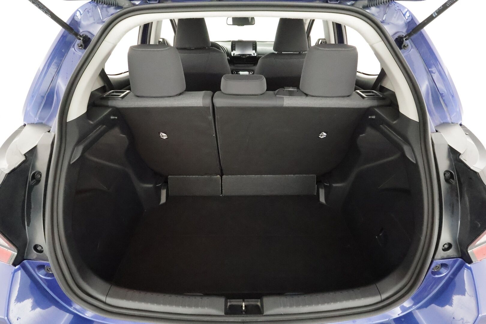 Toyota Yaris 2021 1,5 Hybrid Active Edition * Sisätilanlämmitin / ACC / P.Kamera / Kaistavahti / Navi / Keyless * - Suomi-auto / Merkkihuollot / Kahdet renkaat aluvanteilla