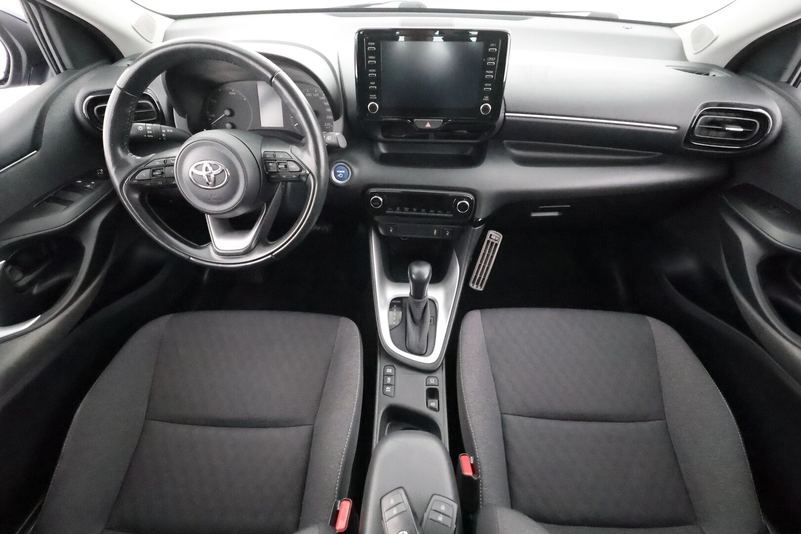 Toyota Yaris 2021 1,5 Hybrid Active Edition * Sisätilanlämmitin / ACC / P.Kamera / Kaistavahti / Navi / Keyless * - Suomi-auto / Merkkihuollot / Kahdet renkaat aluvanteilla