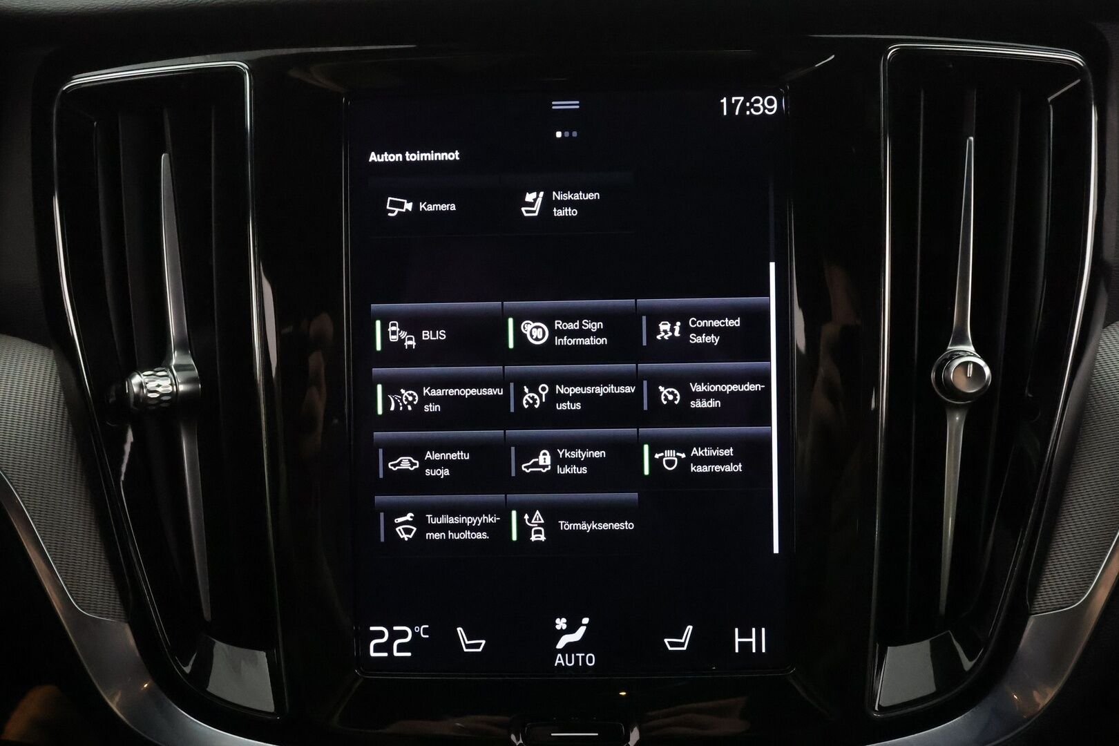 Volvo V60 2021 T8 TwE AWD R-Design aut * ACC / P.kamera / Full LED / Webasto / Muistipenkki / Koukku / H&K / BLIS / Sähköluukku * - 1.Om Suomi-auto / Kahdet renkaat aluvanteilla 