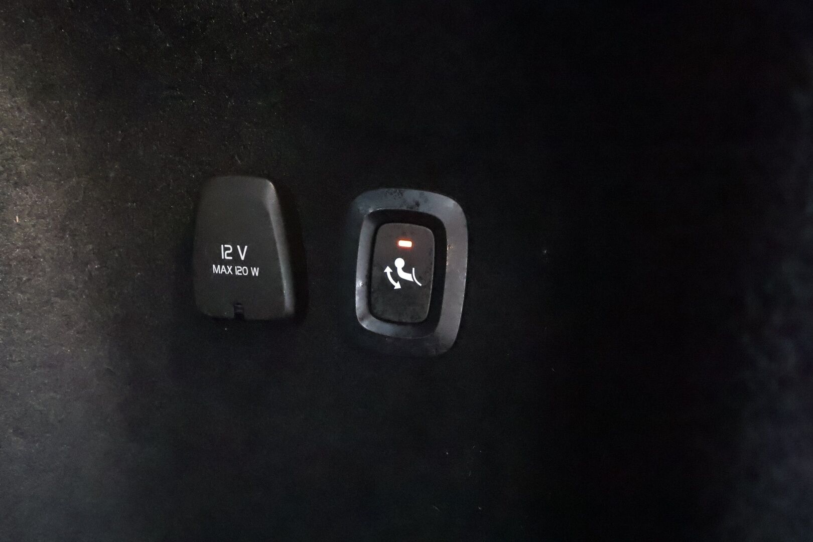 Volvo V60 2021 T8 TwE AWD R-Design aut * ACC / P.kamera / Full LED / Webasto / Muistipenkki / Koukku / H&K / BLIS / Sähköluukku * - 1.Om Suomi-auto / Kahdet renkaat aluvanteilla 