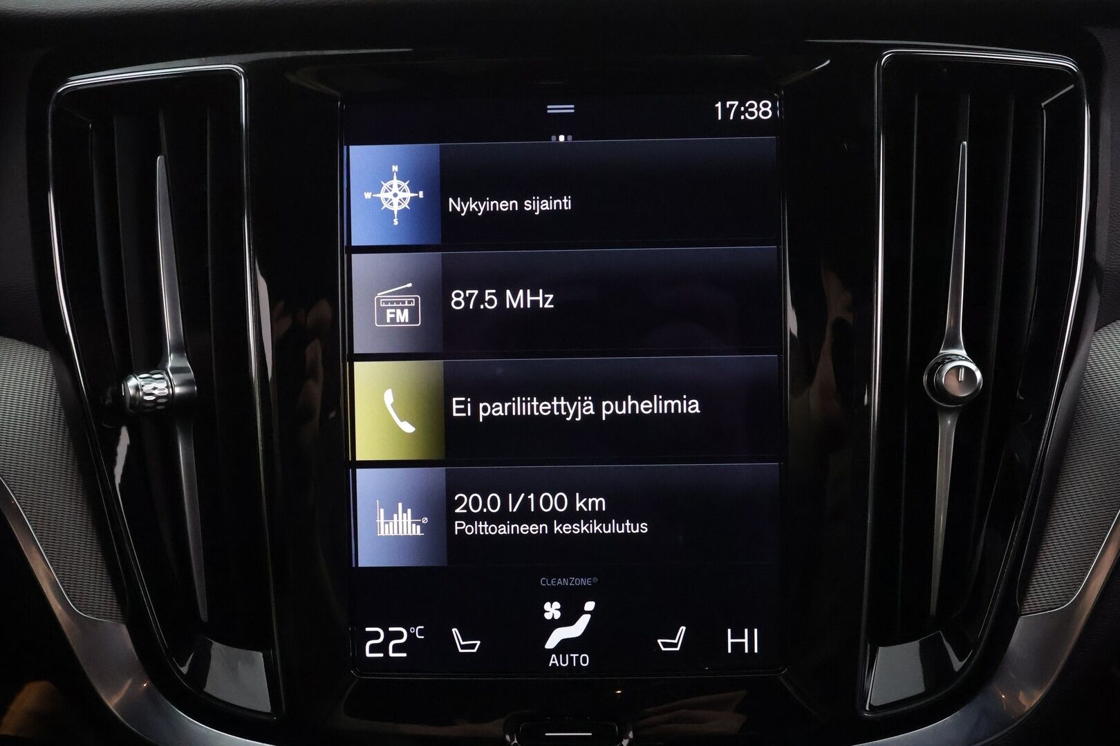 Volvo V60 2021 T8 TwE AWD R-Design aut * ACC / P.kamera / Full LED / Webasto / Muistipenkki / Koukku / H&K / BLIS / Sähköluukku * - 1.Om Suomi-auto / Kahdet renkaat aluvanteilla 