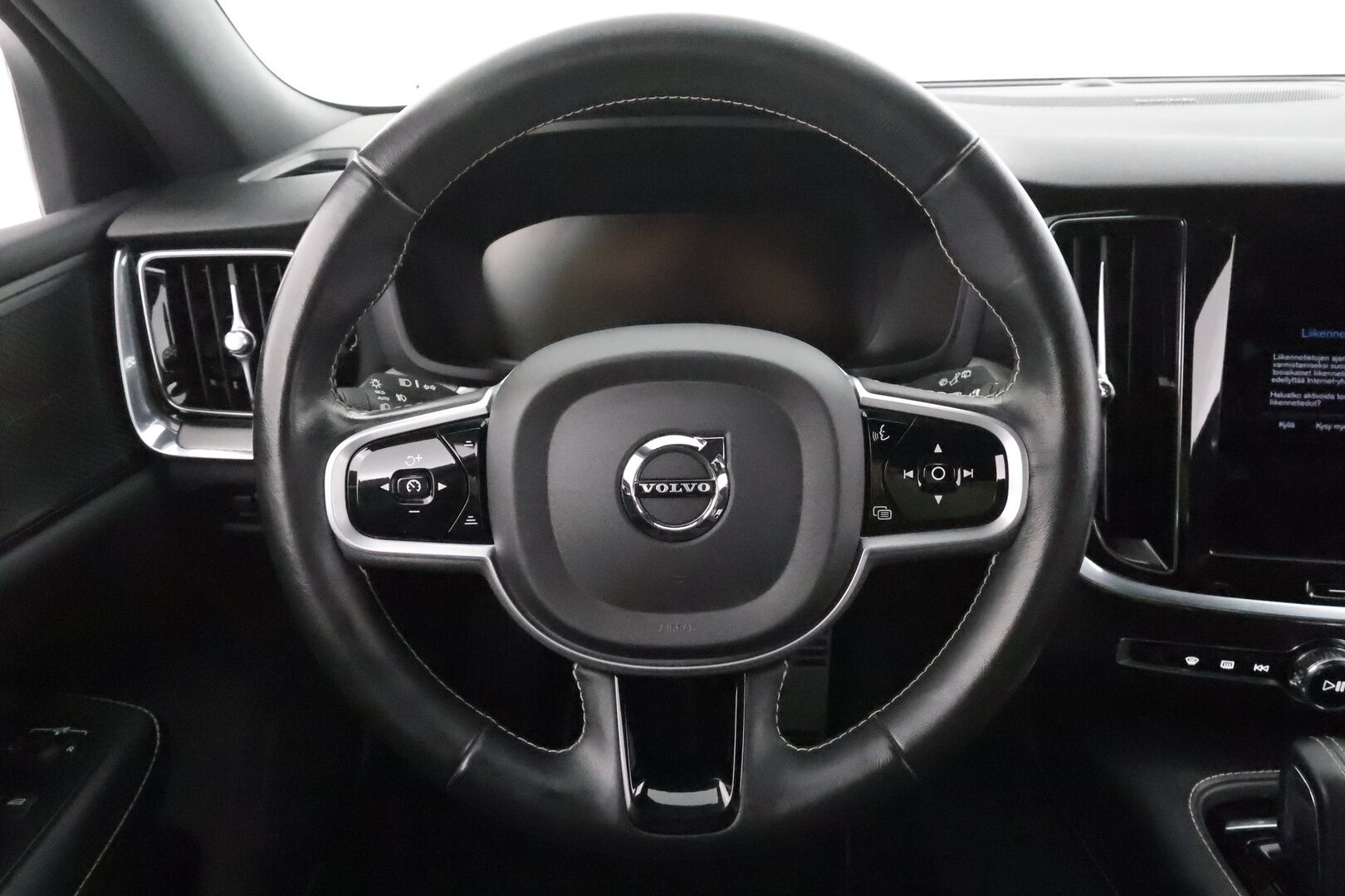 Volvo V60 2021 T8 TwE AWD R-Design aut * ACC / P.kamera / Full LED / Webasto / Muistipenkki / Koukku / H&K / BLIS / Sähköluukku * - 1.Om Suomi-auto / Kahdet renkaat aluvanteilla 