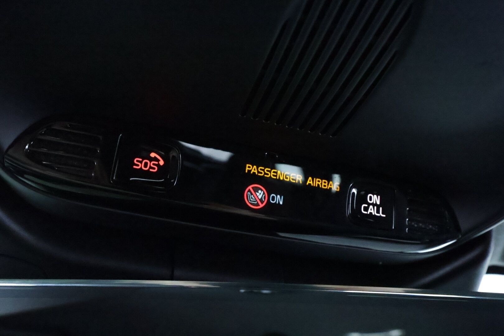 Volvo V60 2021 T8 TwE AWD R-Design aut * ACC / P.kamera / Full LED / Webasto / Muistipenkki / Koukku / H&K / BLIS / Sähköluukku * - 1.Om Suomi-auto / Kahdet renkaat aluvanteilla 