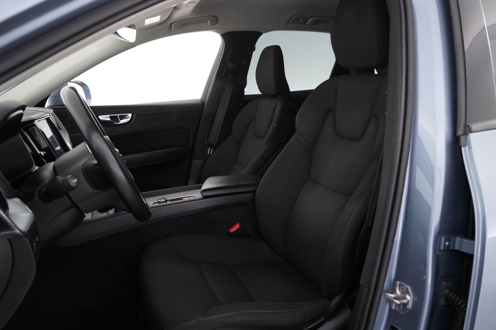 Volvo XC60 2018 D4 AWD Momentum aut * ACC / Webasto /  Pilot assist / Koukku / Tutka * - Kahdet OEM vanteet / Viimeisin huolto 5 / 25 