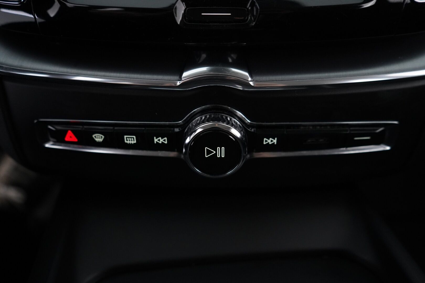 Volvo XC60 2018 D4 AWD Momentum aut * ACC / Webasto /  Pilot assist / Koukku / Tutka * - Kahdet OEM vanteet / Viimeisin huolto 5 / 25 