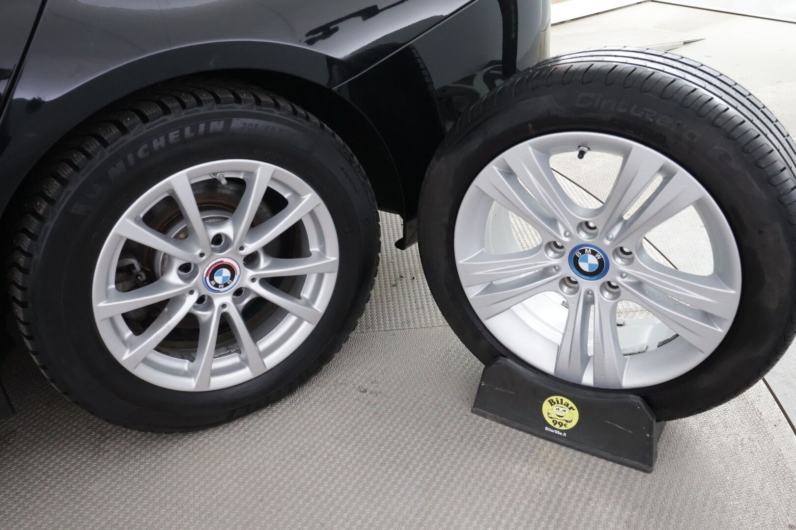 BMW 330 2018 F30 Sedan 330e A Sport Line LCI  / Sportpenkit / Adapt. Vakkari / P-Kamera / Ajastettu lämmitys / Kaista-avustin / LED / - Juuri huollettu / Kahdet renkaat aluilla /  Siisi auto!