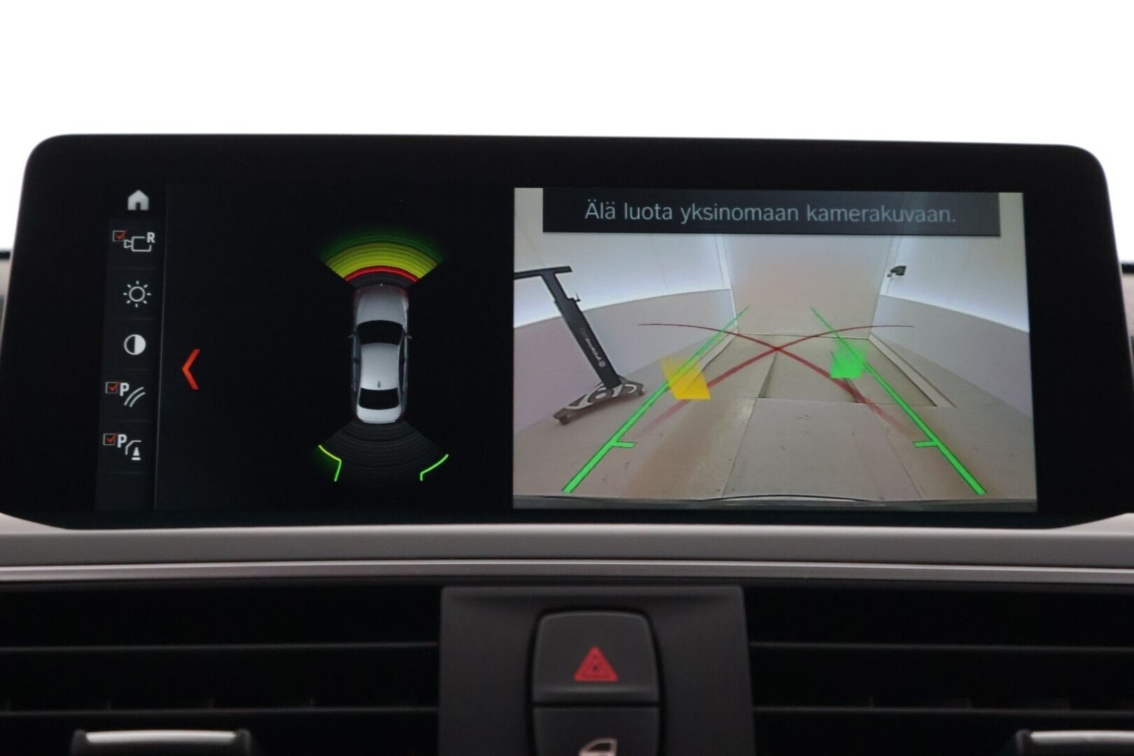 BMW 330 2018 F30 Sedan 330e A Sport Line LCI  / Sportpenkit / Adapt. Vakkari / P-Kamera / Ajastettu lämmitys / Kaista-avustin / LED / - Juuri huollettu / Kahdet renkaat aluilla /  Siisi auto!