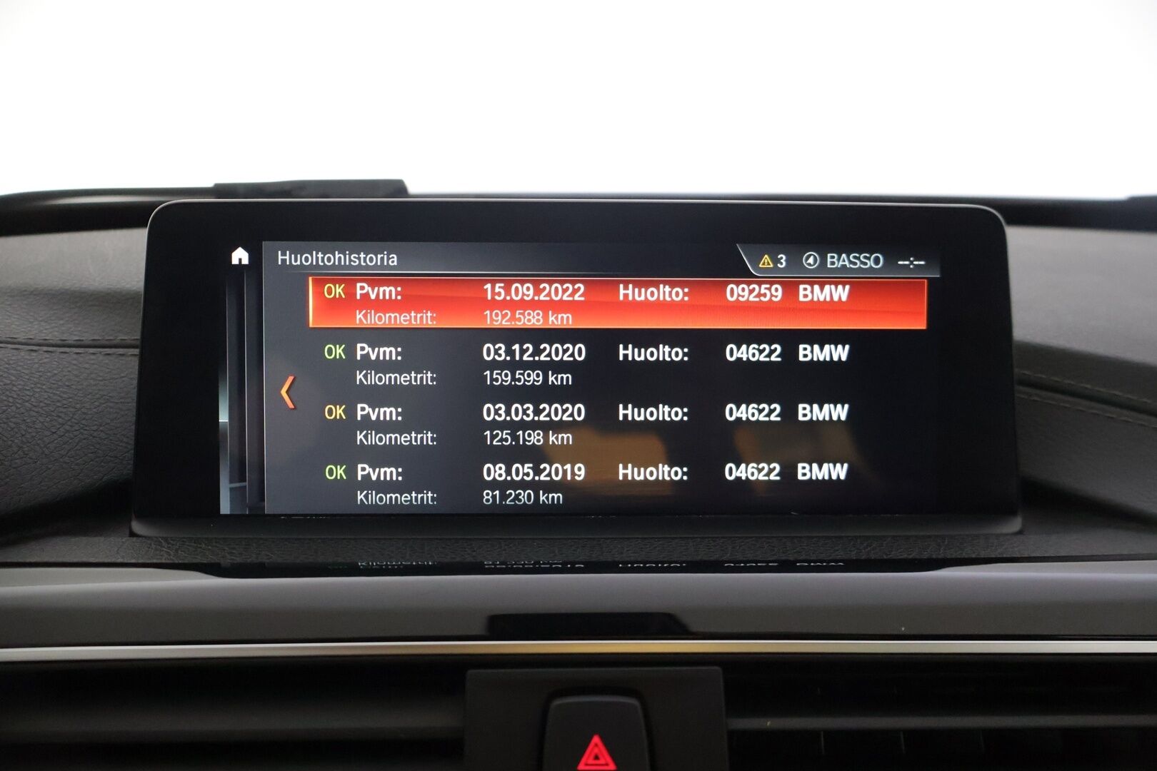 BMW 330 2018 F30 Sedan 330e A Sport Line LCI  / Sportpenkit / Adapt. Vakkari / P-Kamera / Ajastettu lämmitys / Kaista-avustin / LED / - Juuri huollettu / Kahdet renkaat aluilla /  Siisi auto! - HULLUT AVAJAISHULINAT KORKOTARJOUS 3,29 %